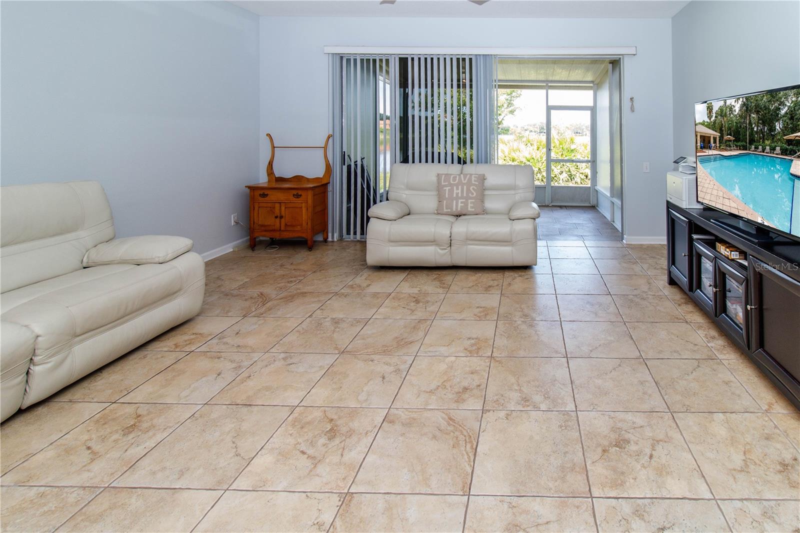 Listing photo id 6 for 8568 Sandy Beach Street