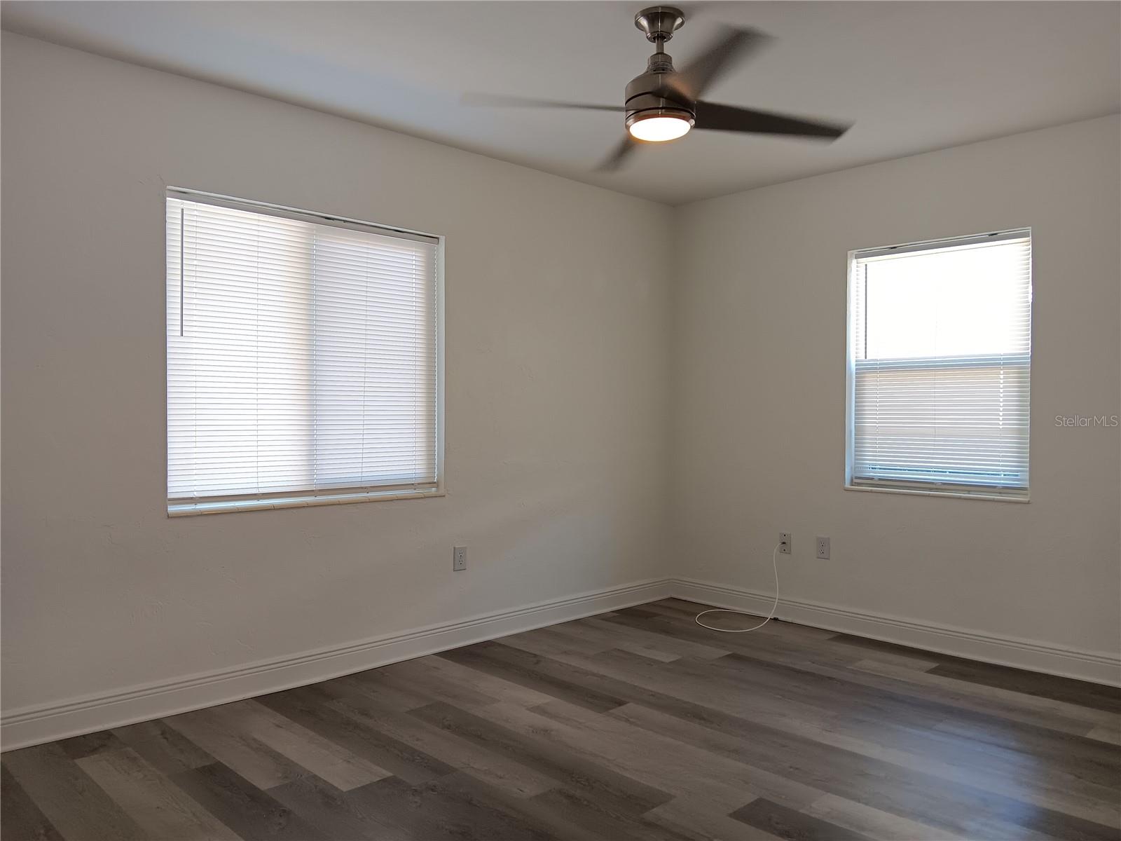 Image 19 of 32 For 4864 Lake Charles Drive N