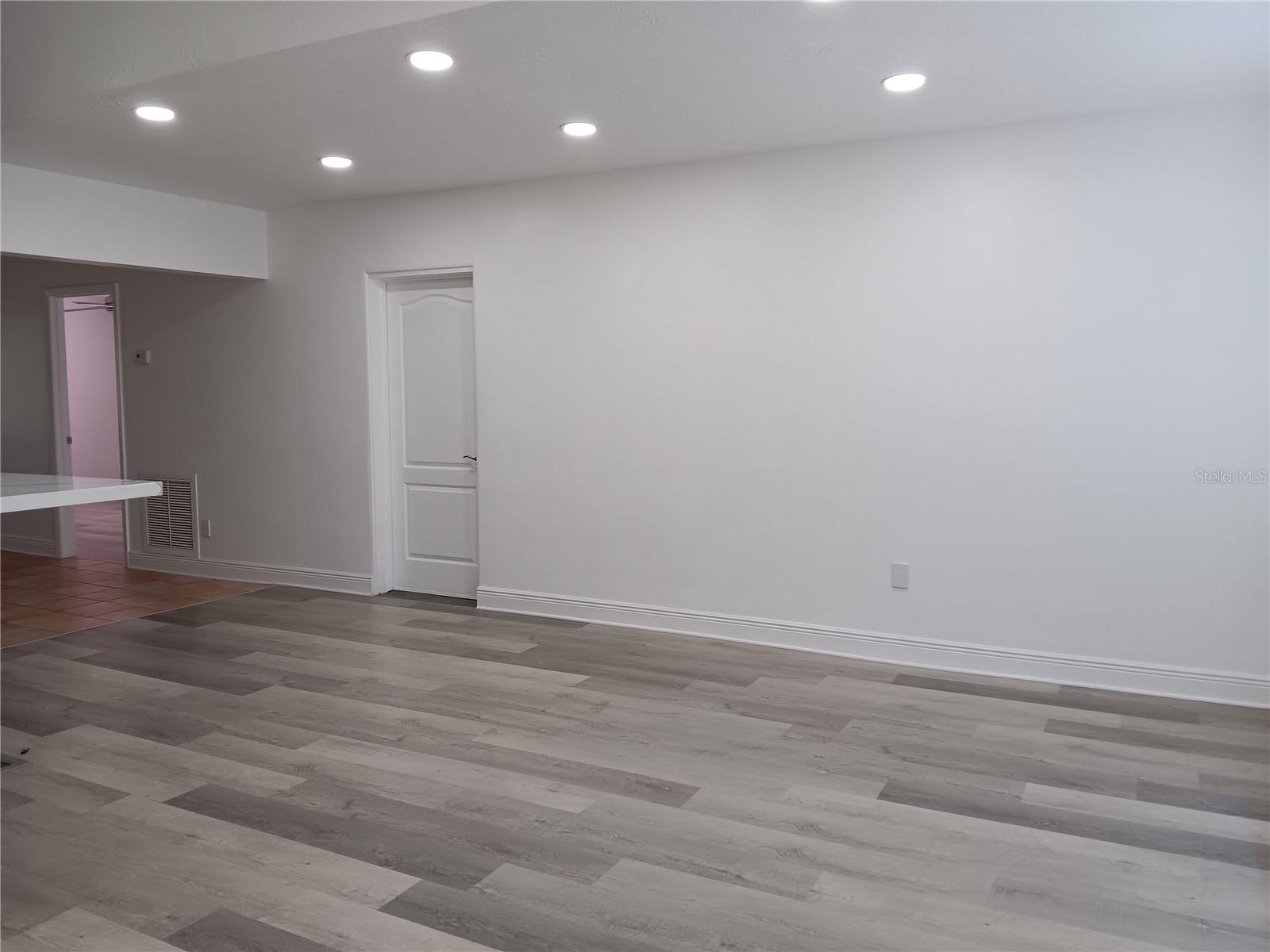 Image 3 of 32 For 4864 Lake Charles Drive N
