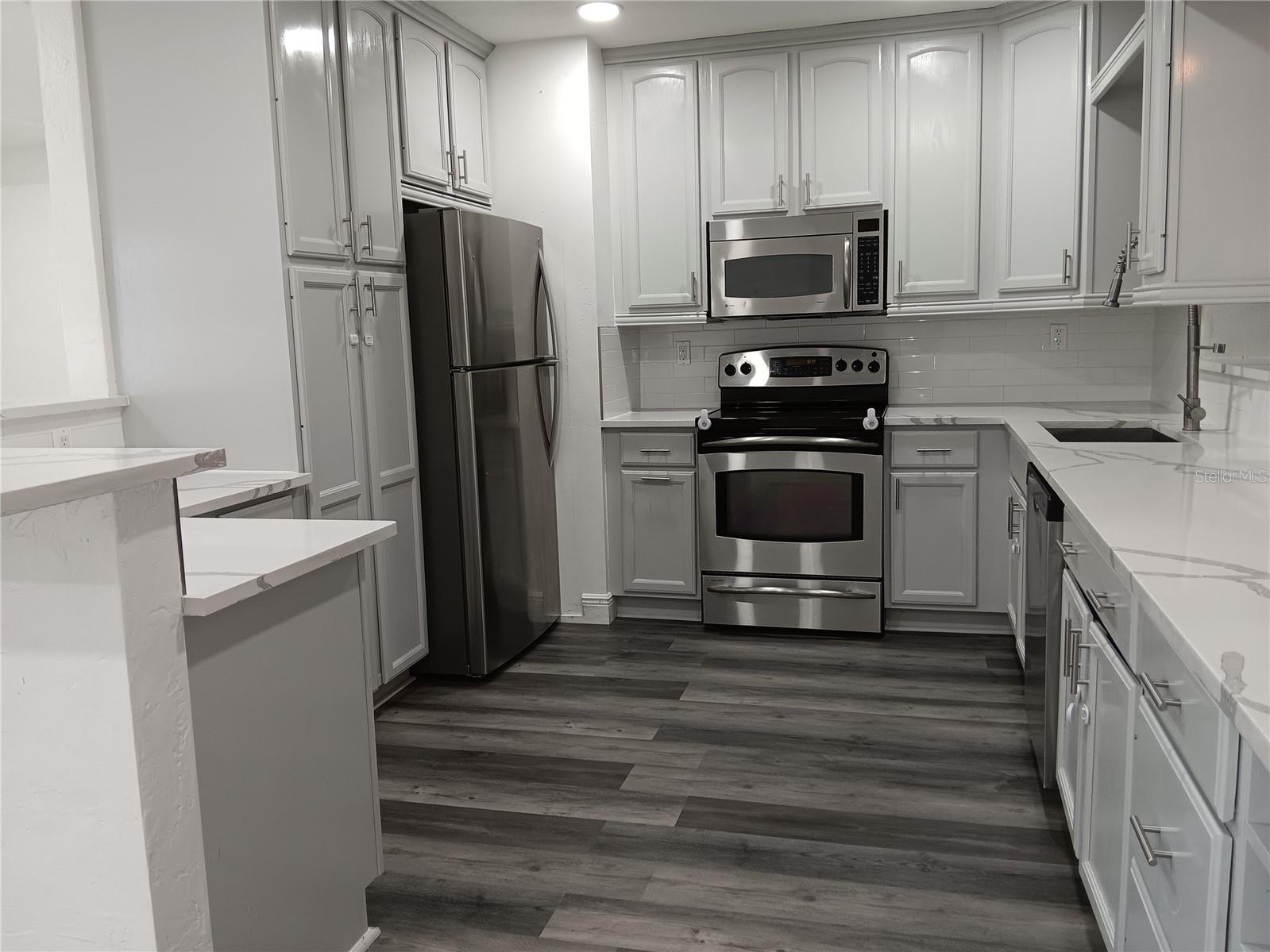 Image 6 of 32 For 4864 Lake Charles Drive N