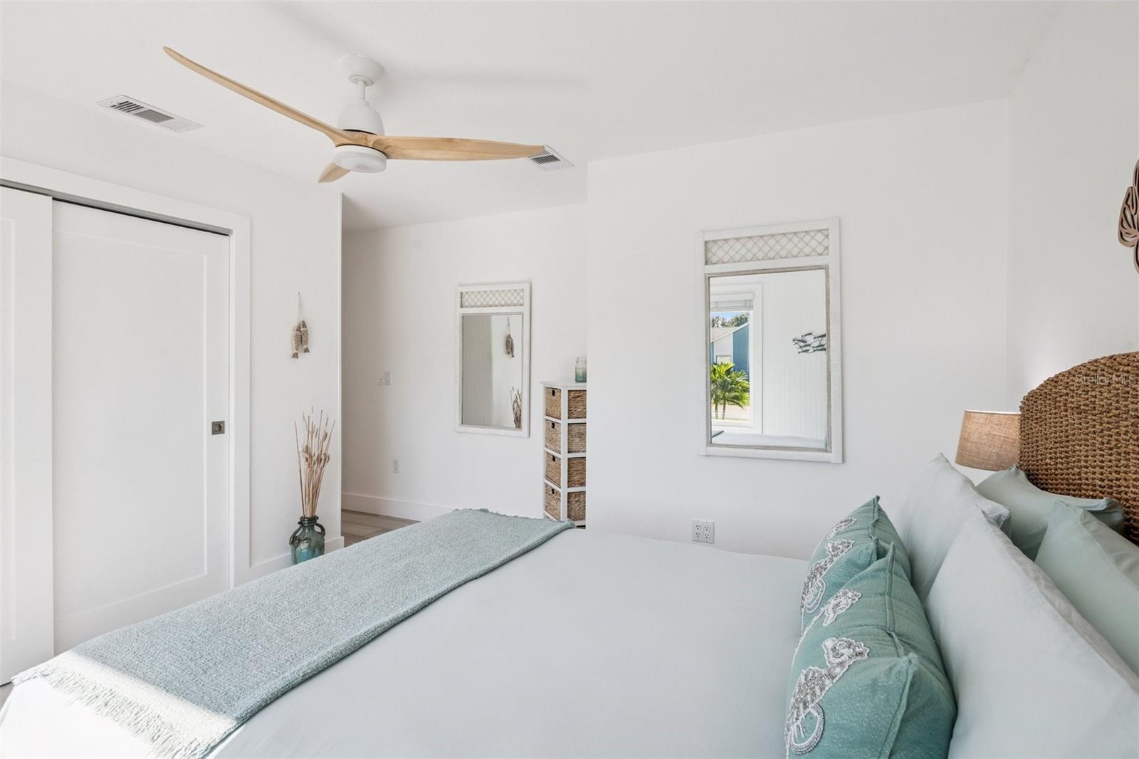 Image 14 of 45 For 8096 Glenbrooke Lane