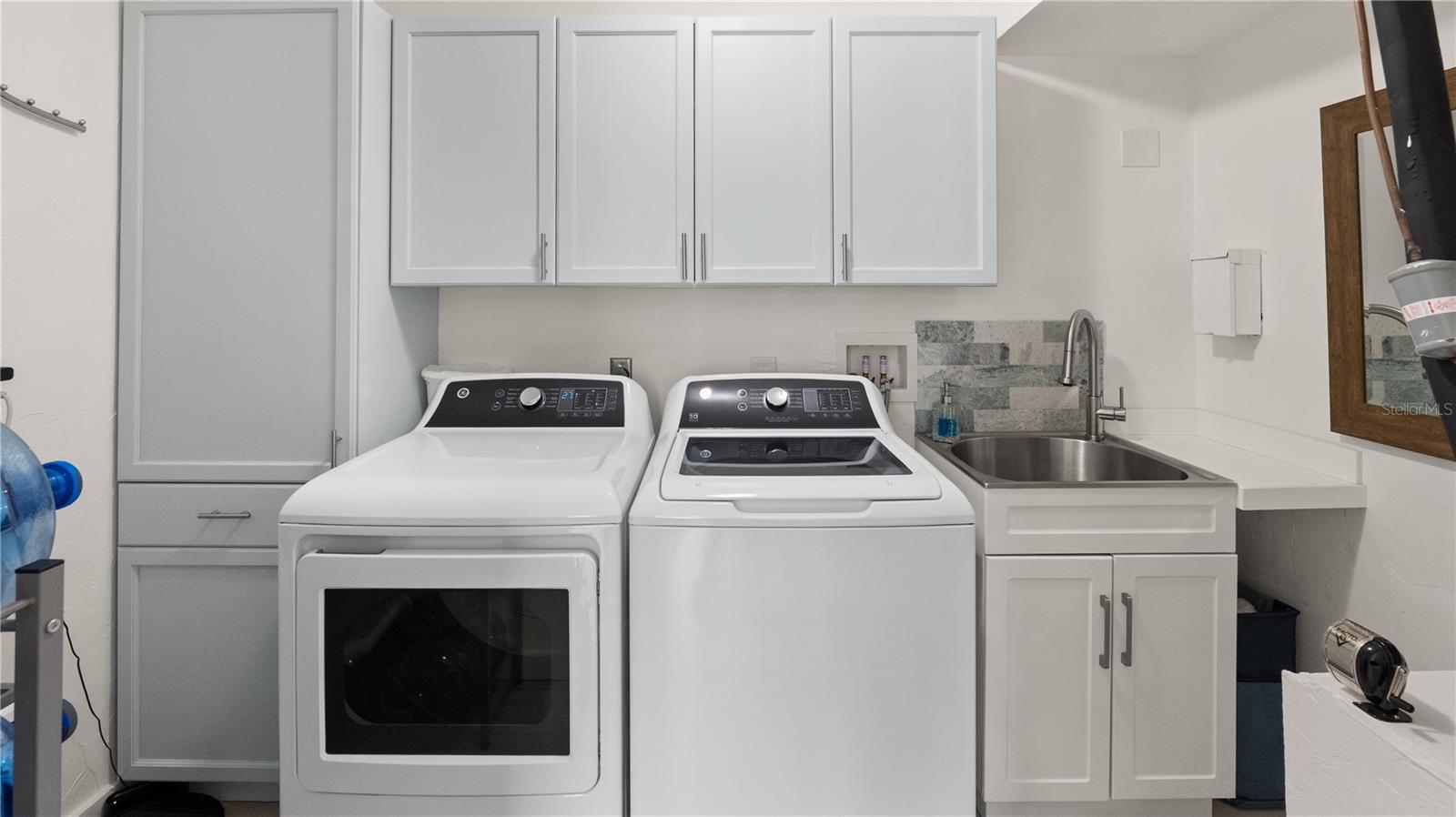 Image 16 of 45 For 8096 Glenbrooke Lane