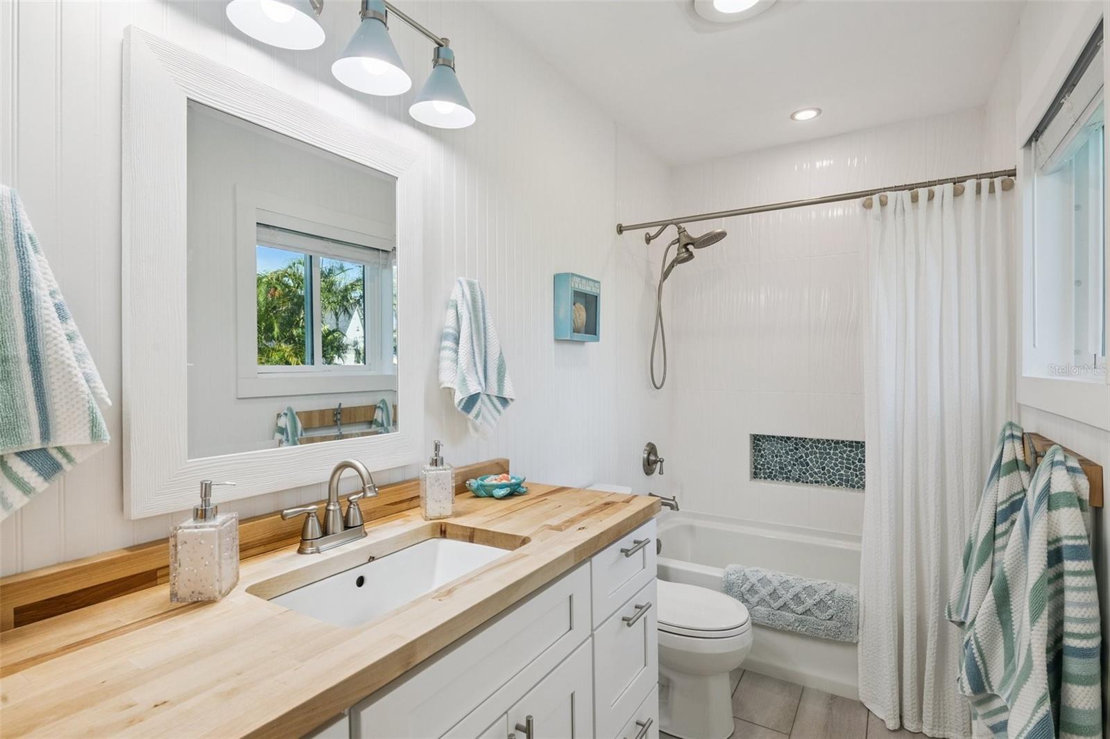 Image 19 of 45 For 8096 Glenbrooke Lane