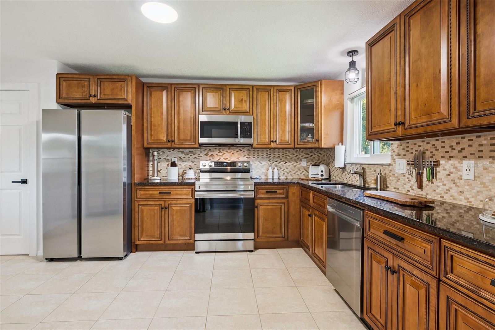 Image 28 of 45 For 8096 Glenbrooke Lane