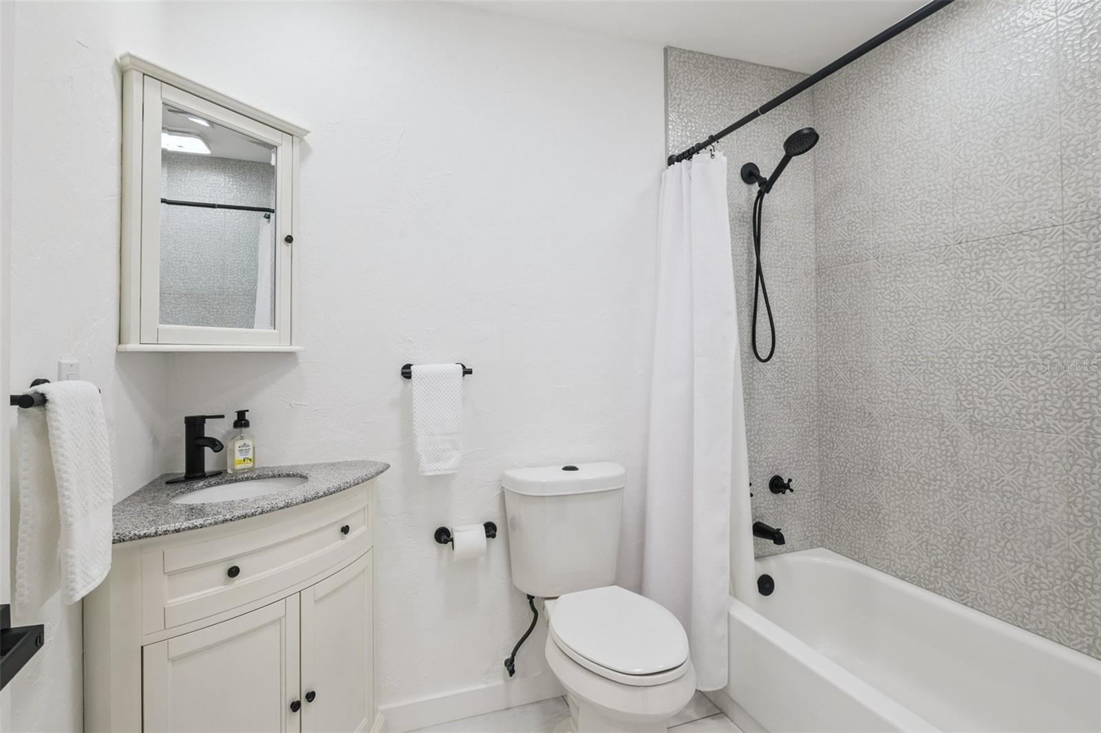 Image 35 of 45 For 8096 Glenbrooke Lane