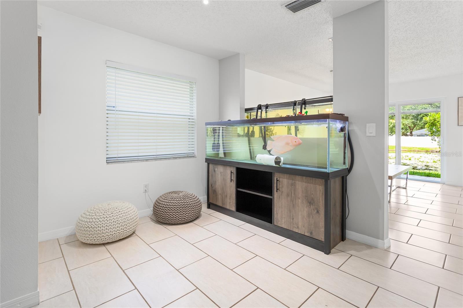 Image 6 of 30 For 8415 Edgewater Place Boulevard