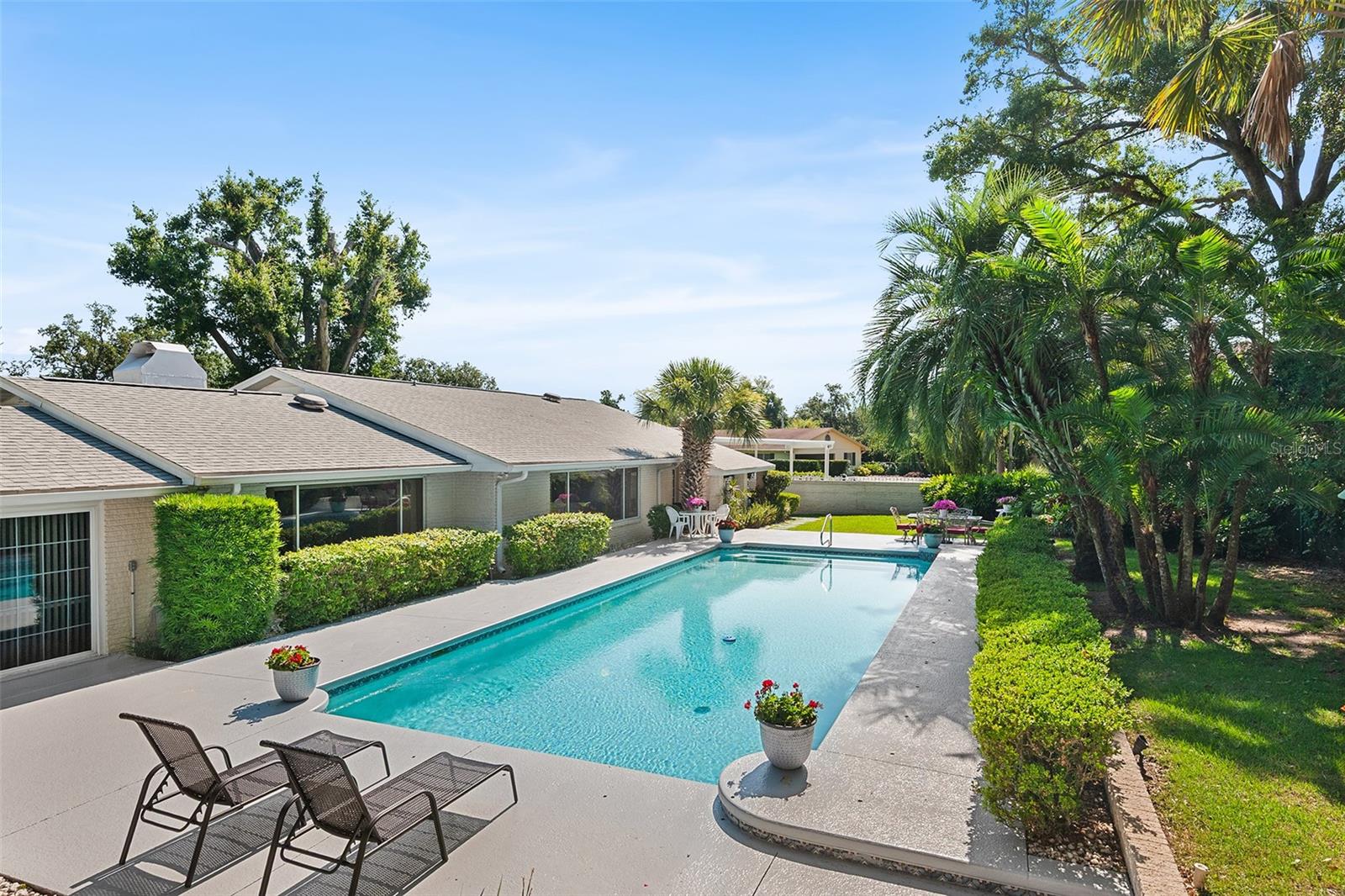 Image 10 of 92 For 2110 Reaney Road