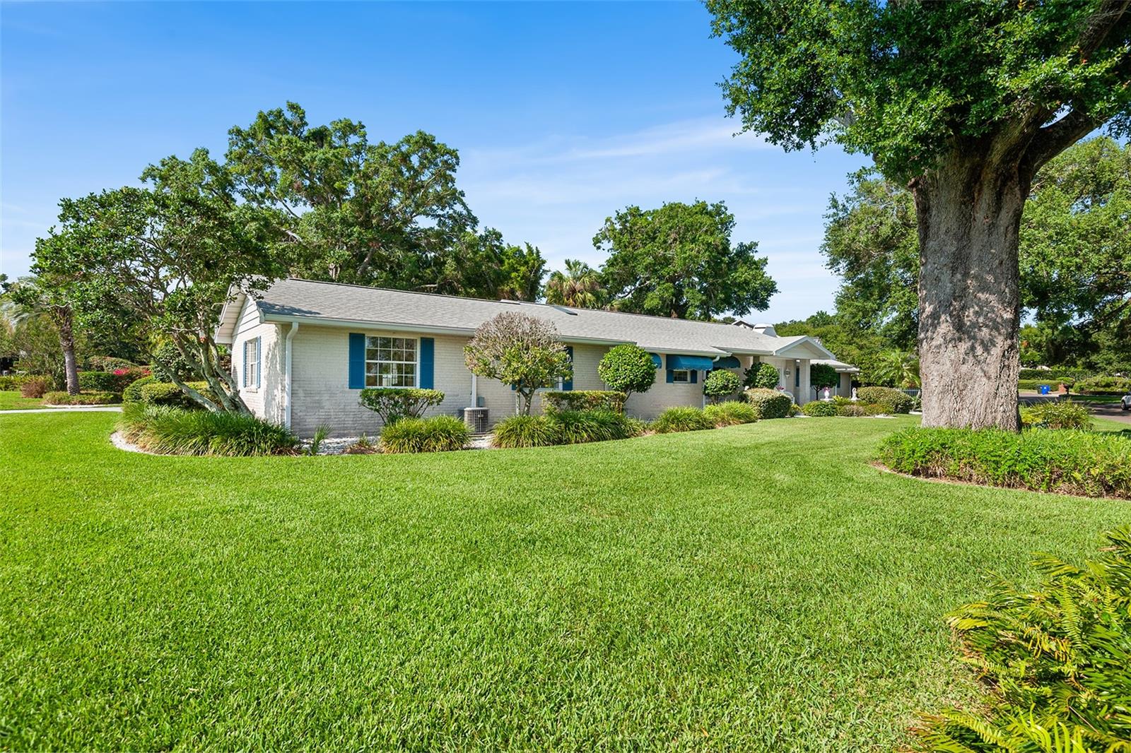 Image 17 of 92 For 2110 Reaney Road