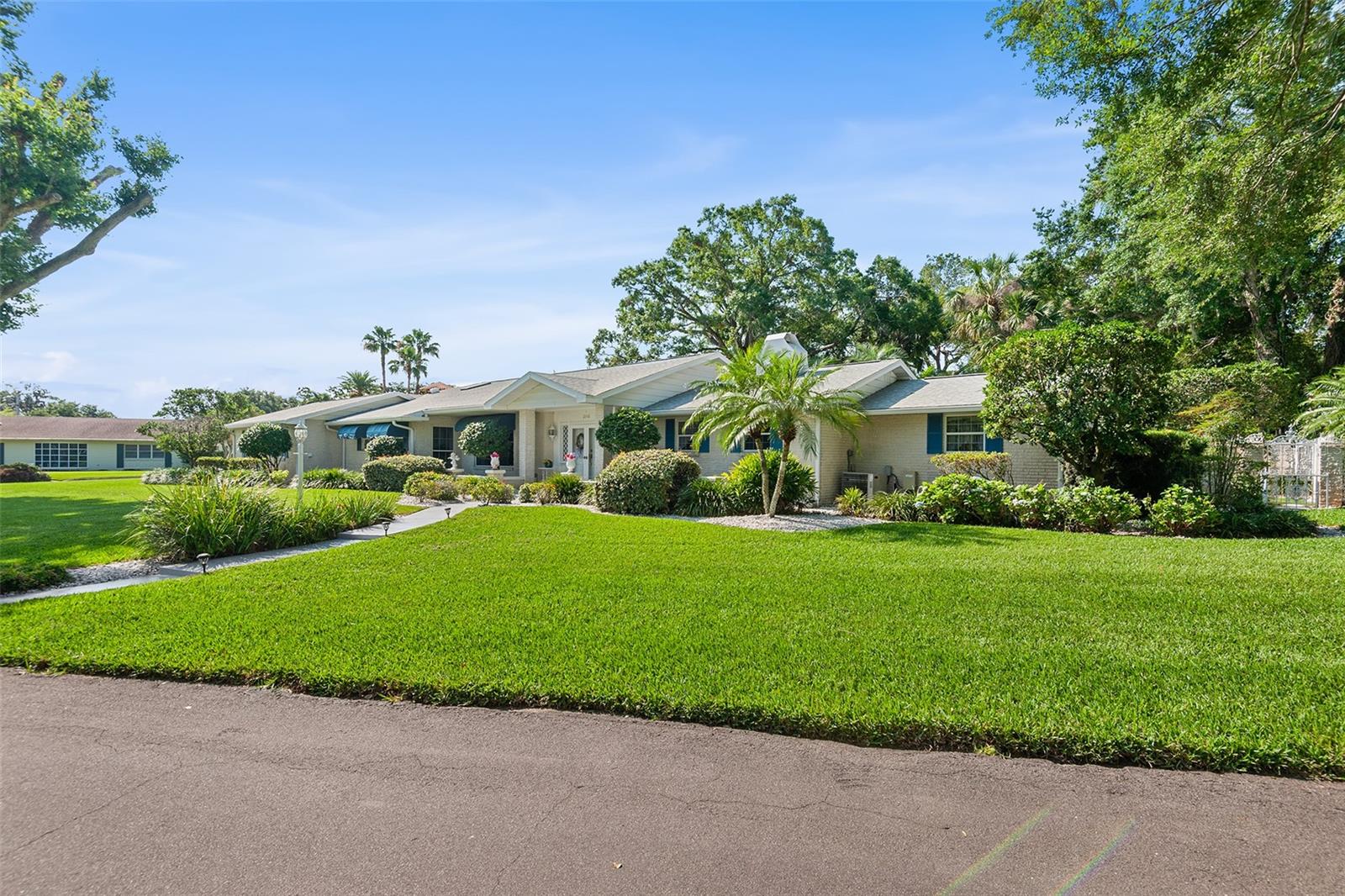 Image 18 of 92 For 2110 Reaney Road