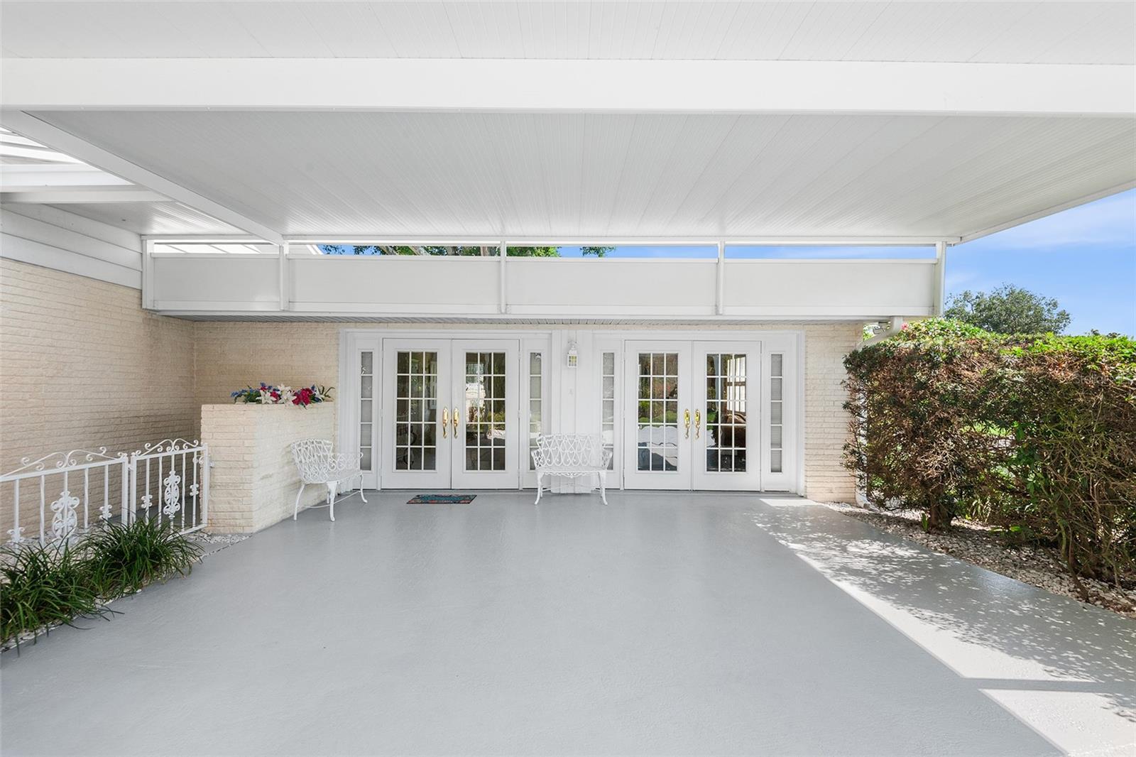 Image 22 of 92 For 2110 Reaney Road