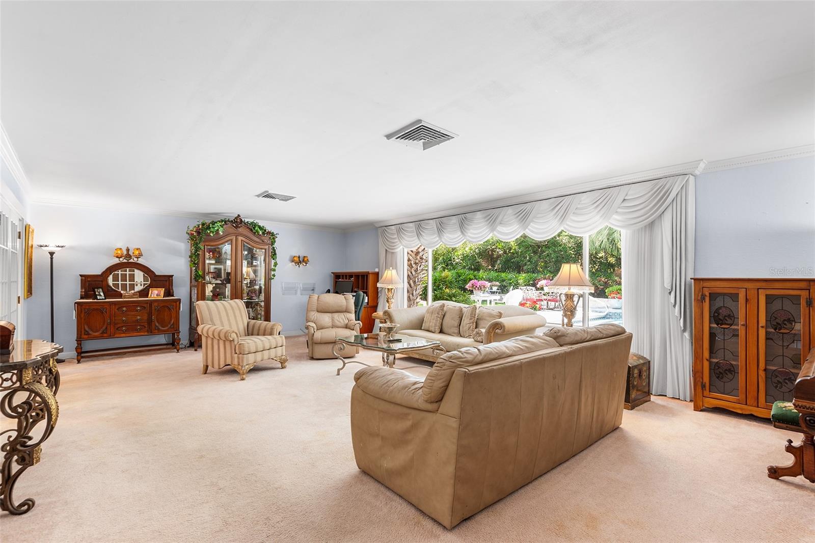Image 29 of 92 For 2110 Reaney Road