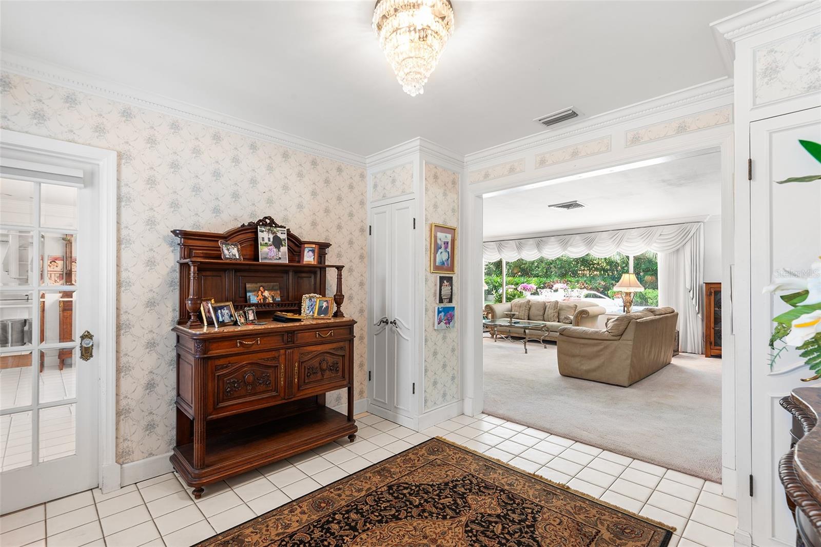 Image 42 of 92 For 2110 Reaney Road