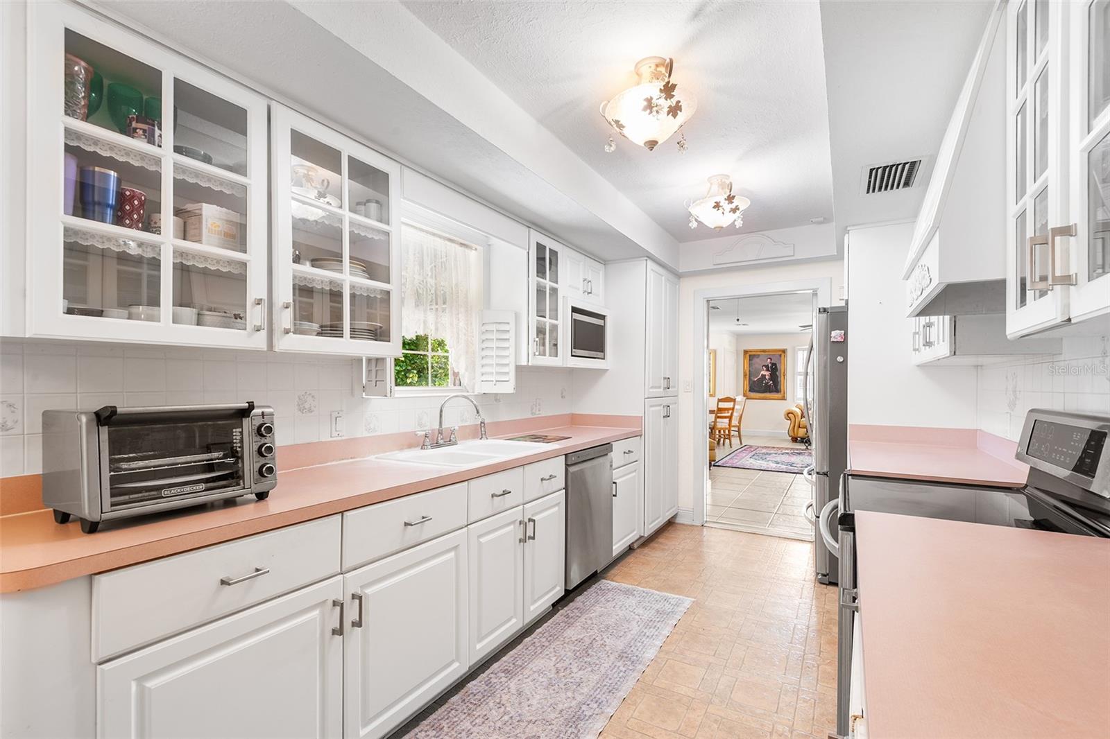 Image 50 of 92 For 2110 Reaney Road