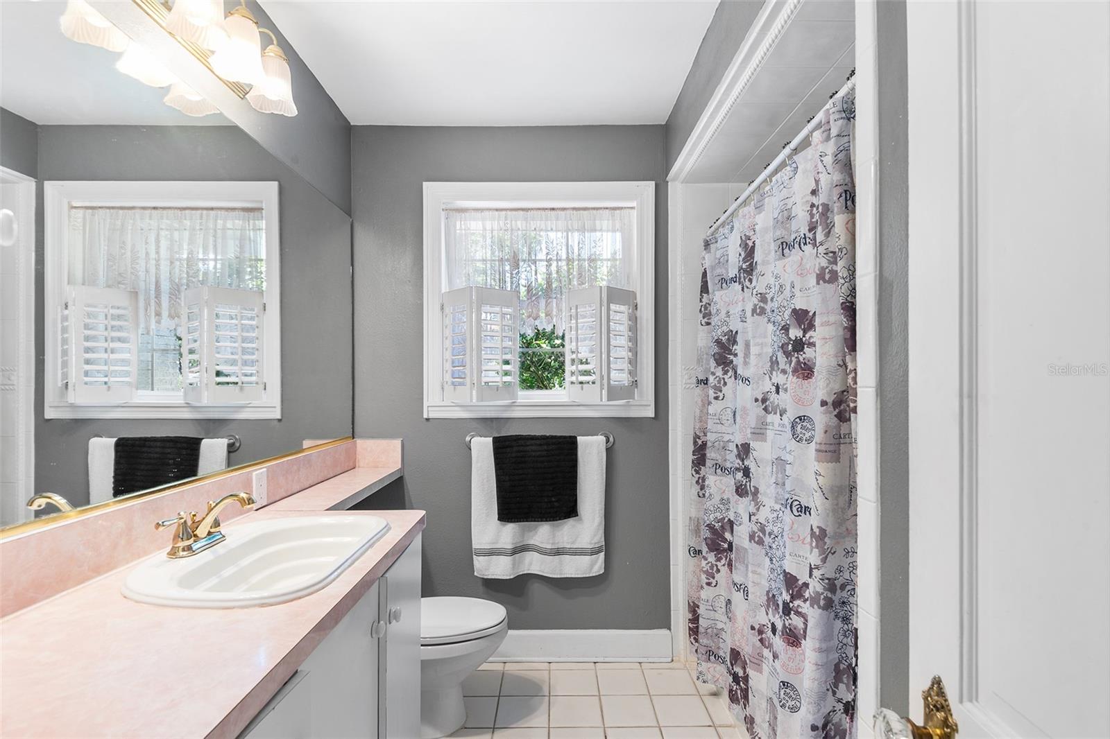 Image 66 of 92 For 2110 Reaney Road