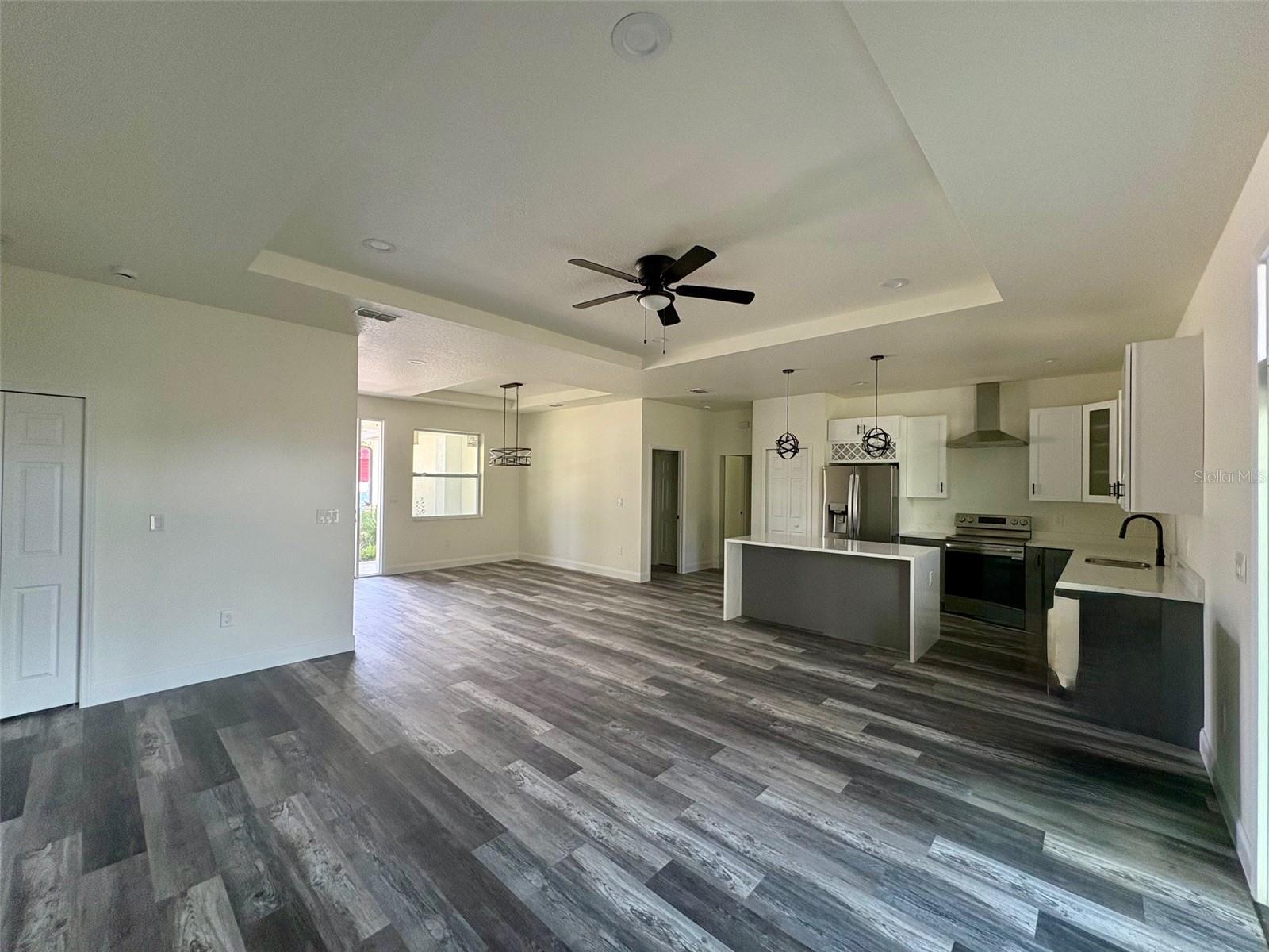 Image 2 of 16 For 914 Edgedale Circle