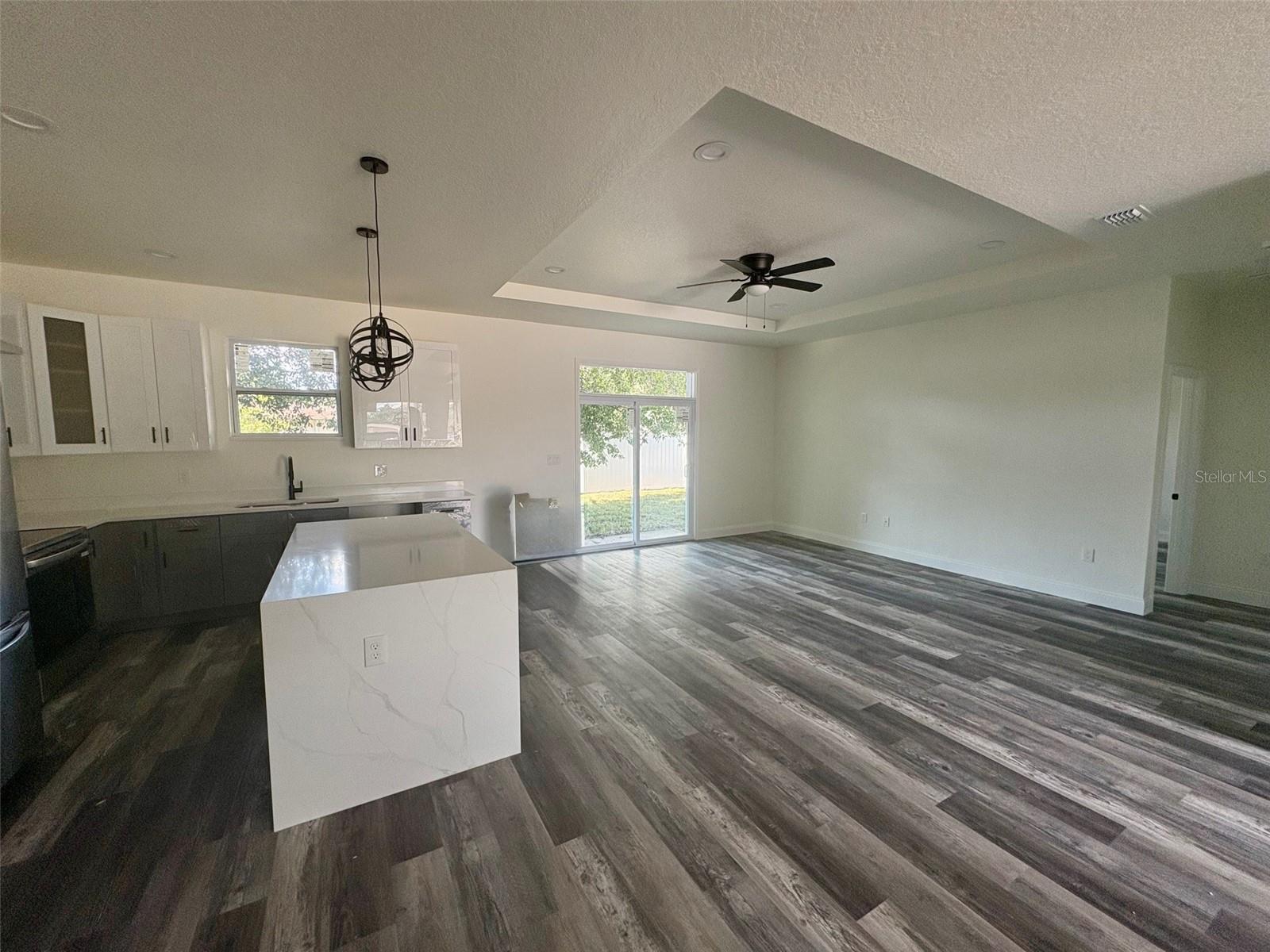 Image 3 of 16 For 914 Edgedale Circle
