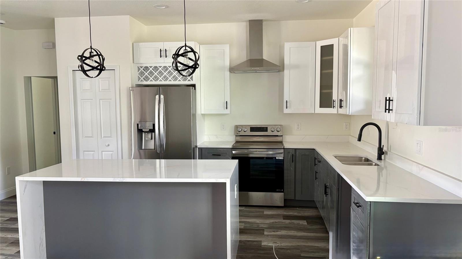 Image 4 of 16 For 914 Edgedale Circle