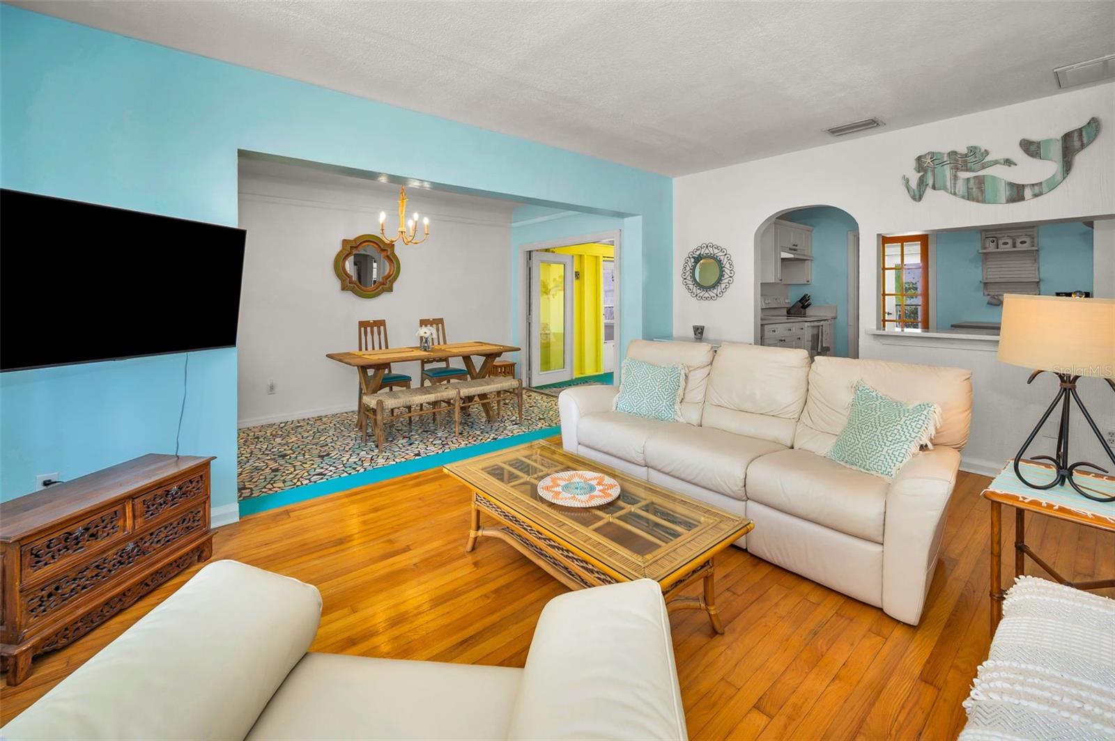 Listing photo id 13 for 420 Roanoke Street