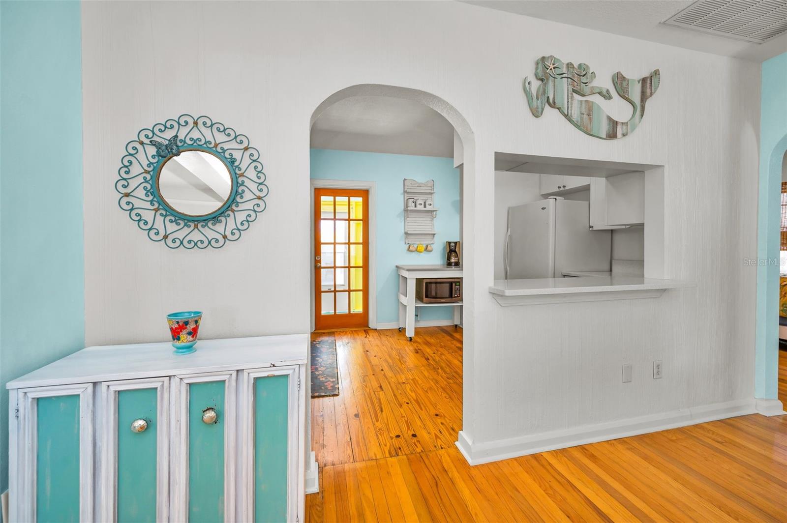 Listing photo id 15 for 420 Roanoke Street
