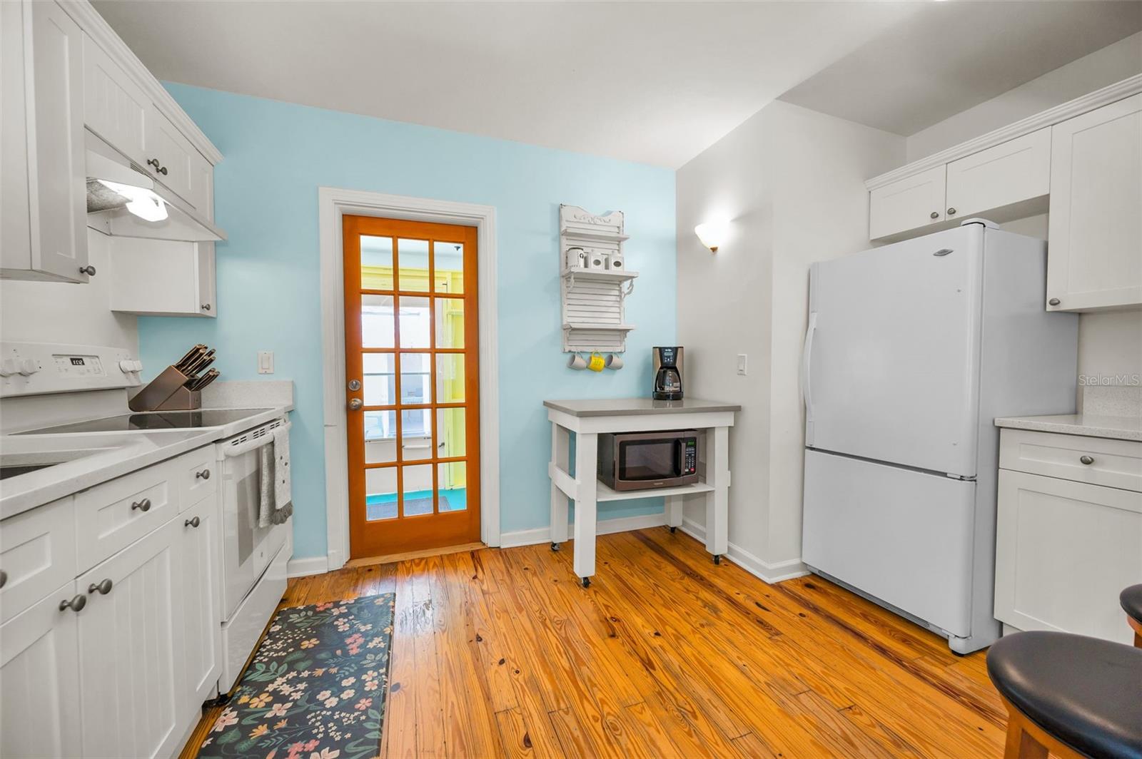 Listing photo id 16 for 420 Roanoke Street