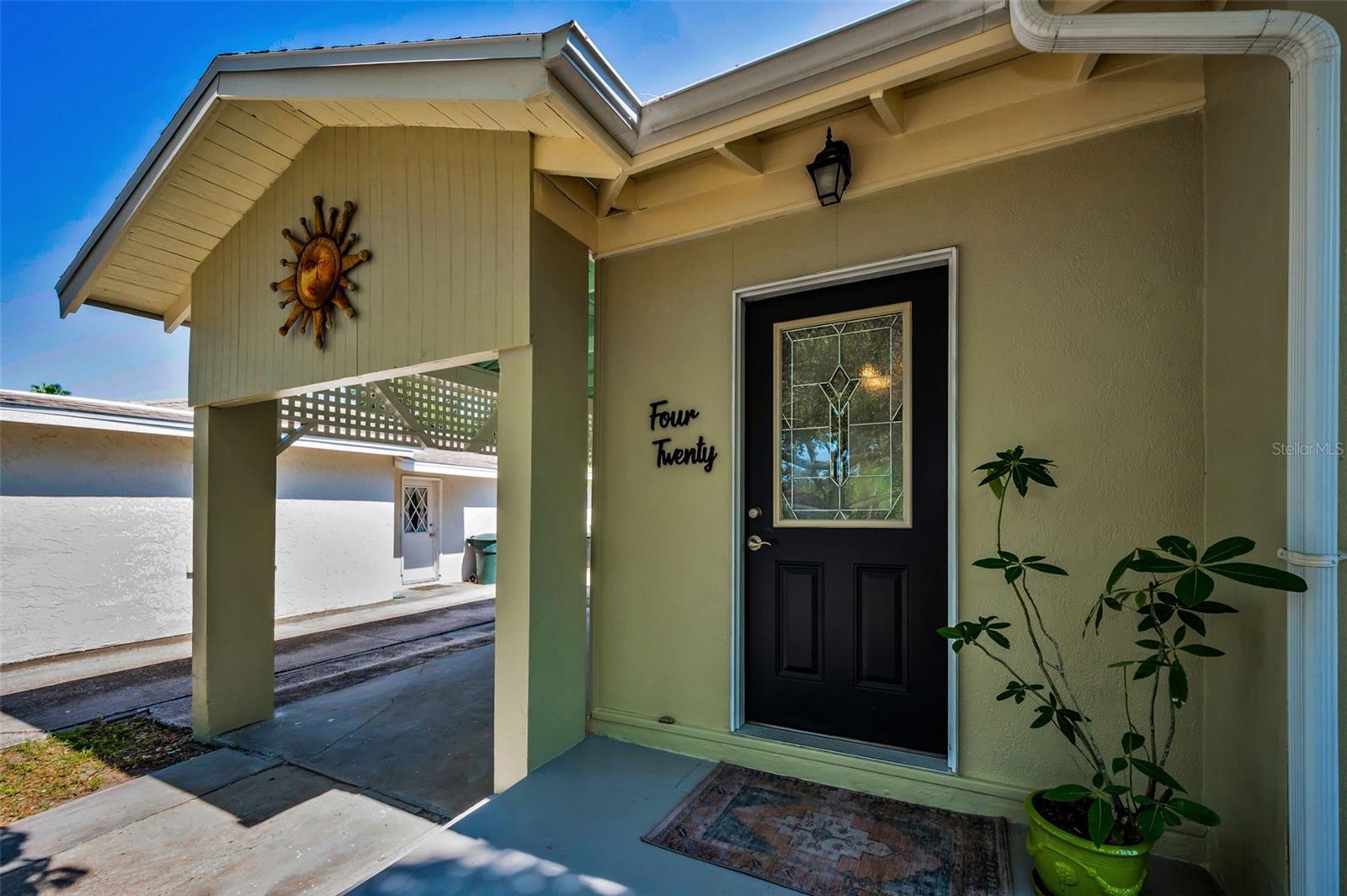 Listing photo id 0 for 420 Roanoke Street