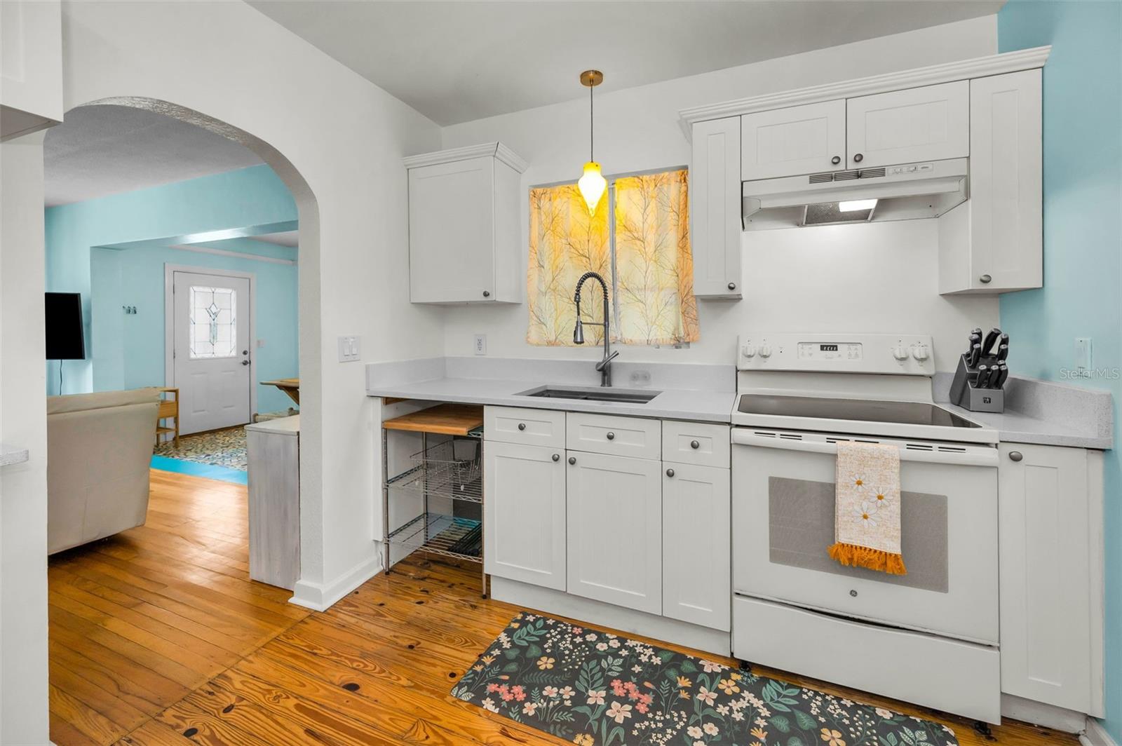 Listing photo id 18 for 420 Roanoke Street