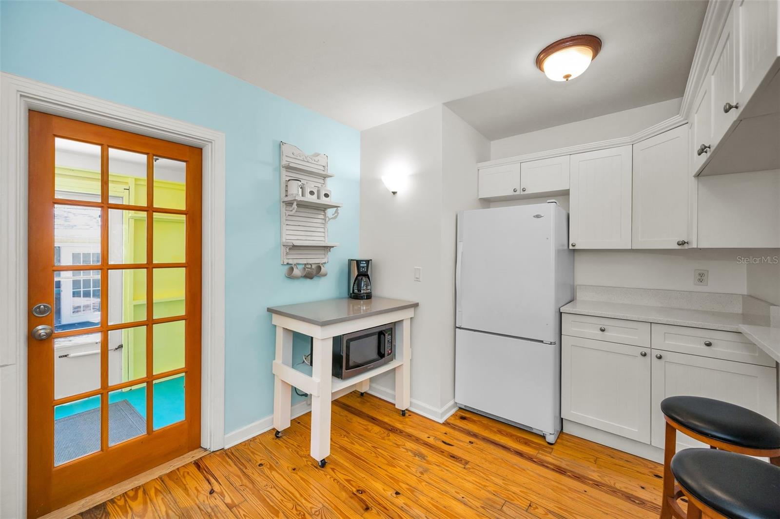 Listing photo id 21 for 420 Roanoke Street