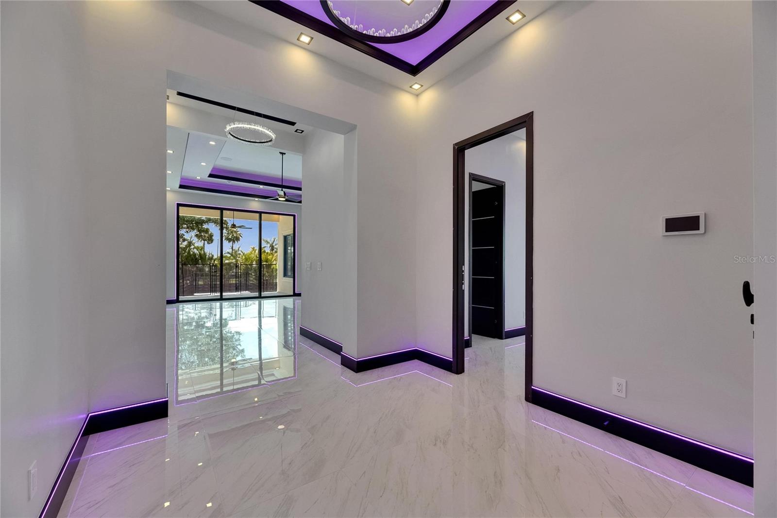 Image 16 of 89 For 6532 Simone Shores Circle