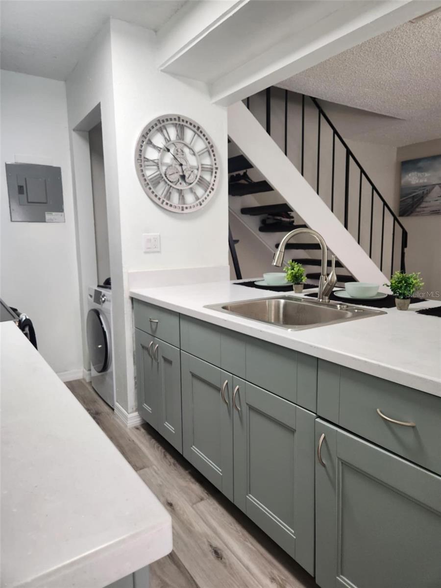 Image 11 of 27 For 1833 Bough Avenue 2
