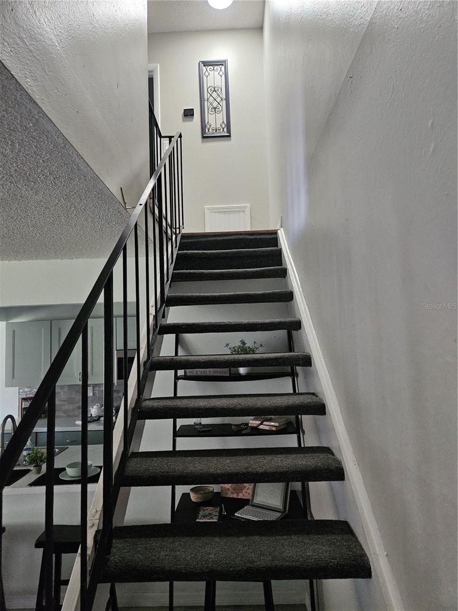 Image 13 of 27 For 1833 Bough Avenue 2