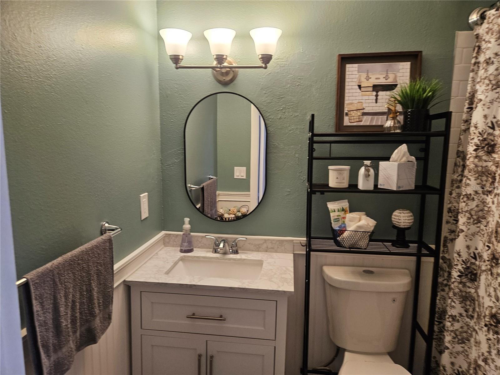Image 18 of 27 For 1833 Bough Avenue 2