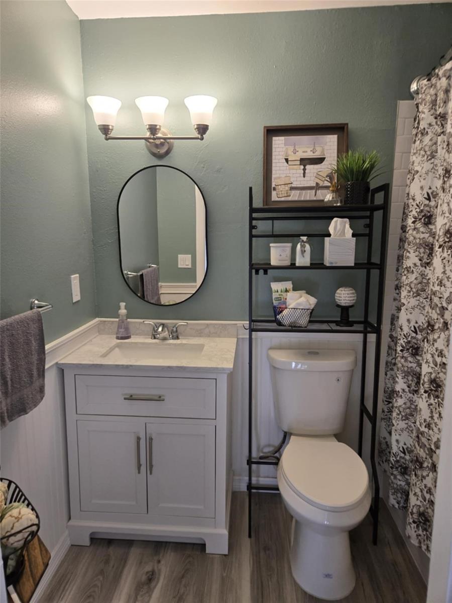 Image 20 of 27 For 1833 Bough Avenue 2