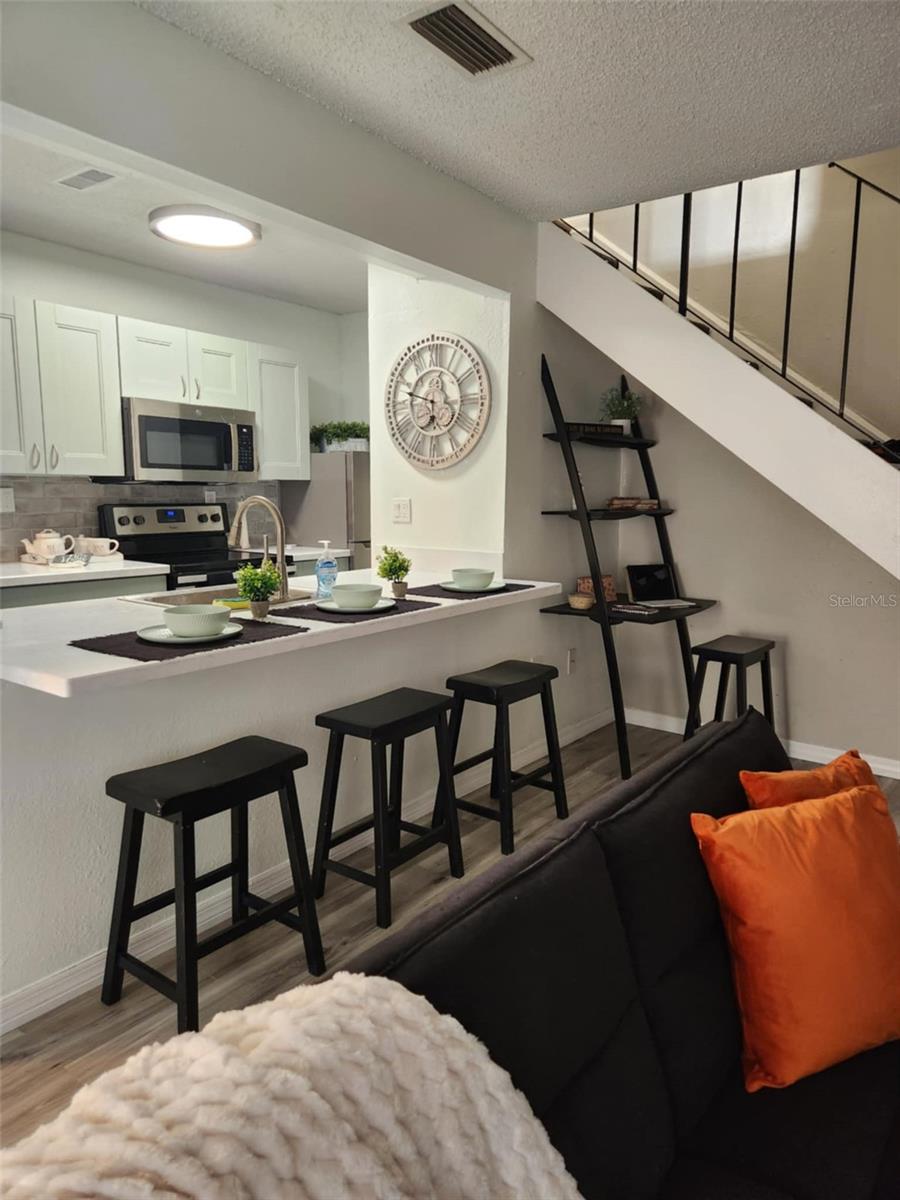 Image 3 of 27 For 1833 Bough Avenue 2