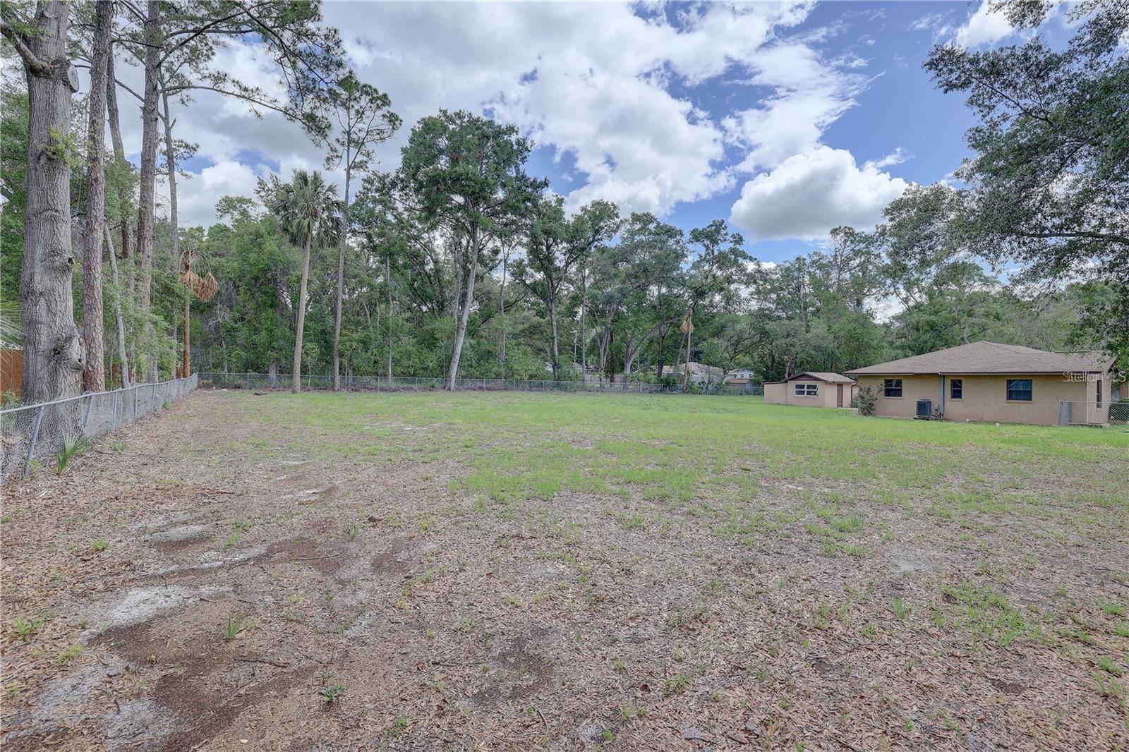 Listing photo id 33 for 5201 Jasmine Lane