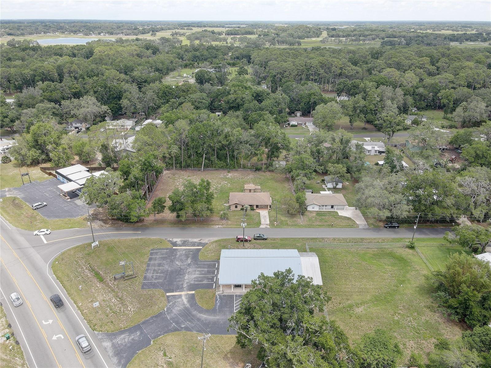 Listing photo id 37 for 5201 Jasmine Lane