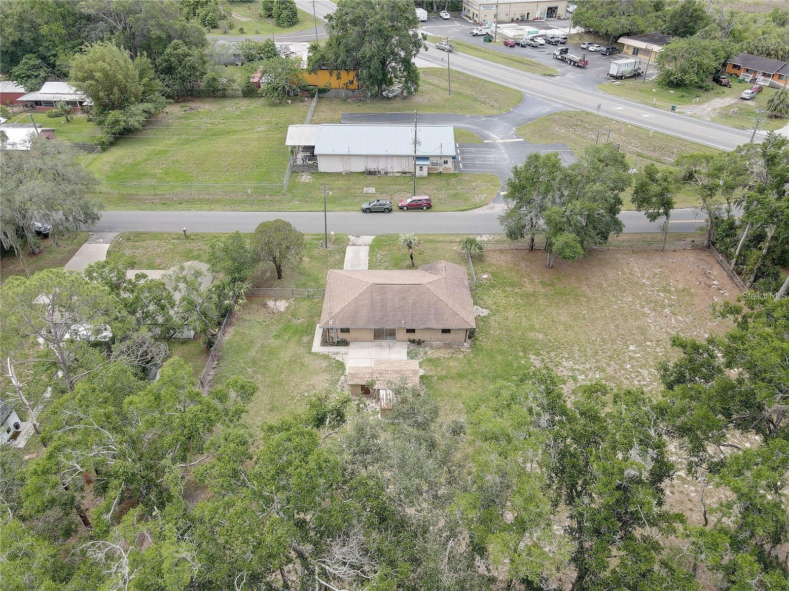 Listing photo id 43 for 5201 Jasmine Lane