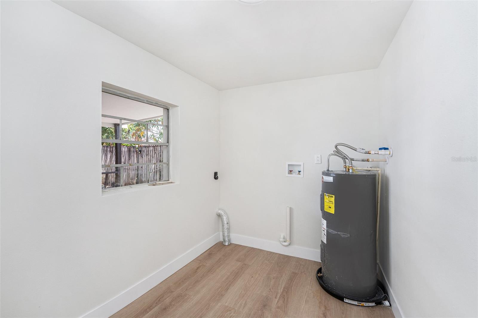 Image 16 of 41 For 4812 El Capistrano Drive