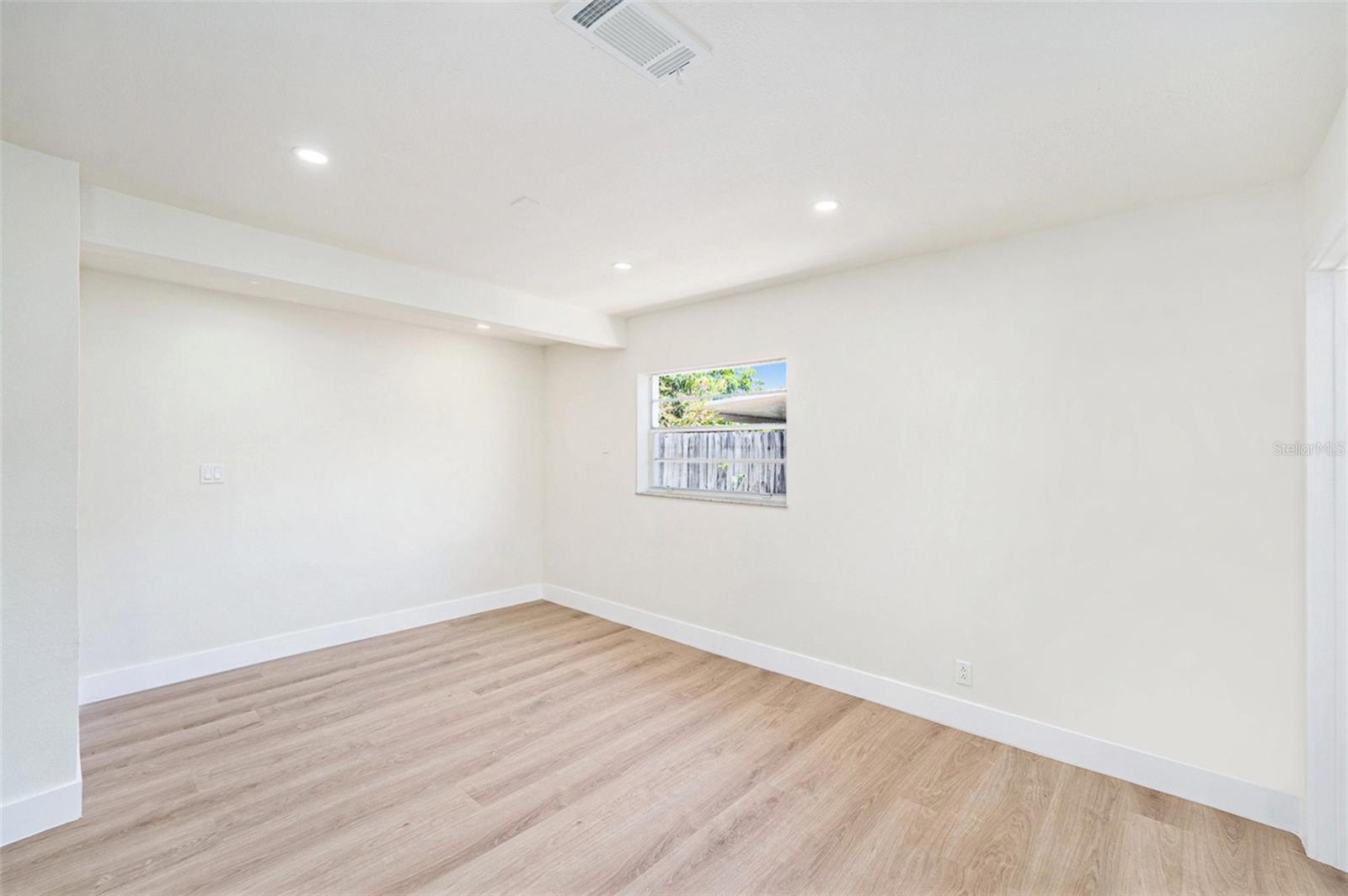 Image 22 of 41 For 4812 El Capistrano Drive