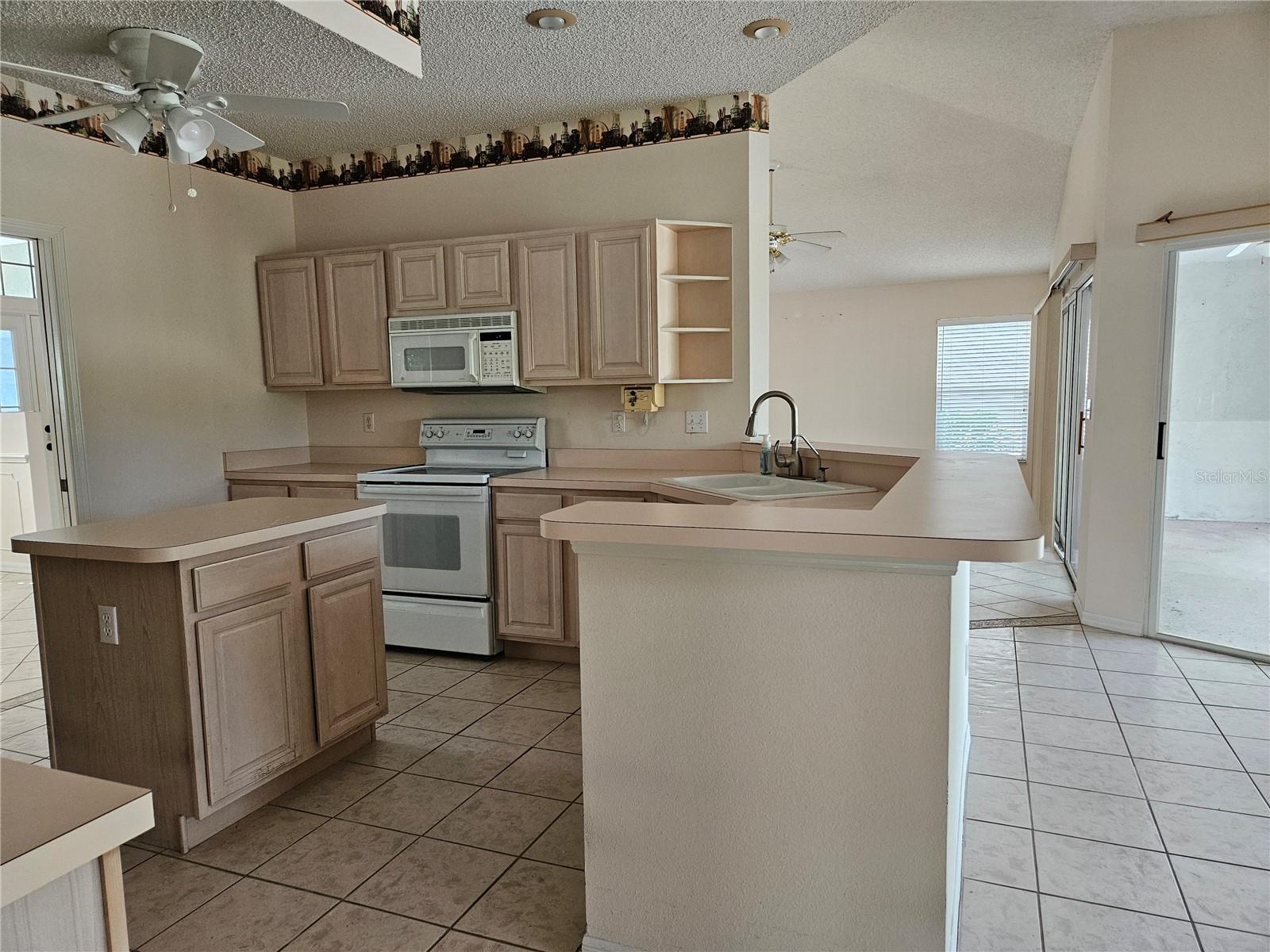 Image 14 of 47 For 2421 Del Webb Boulevard