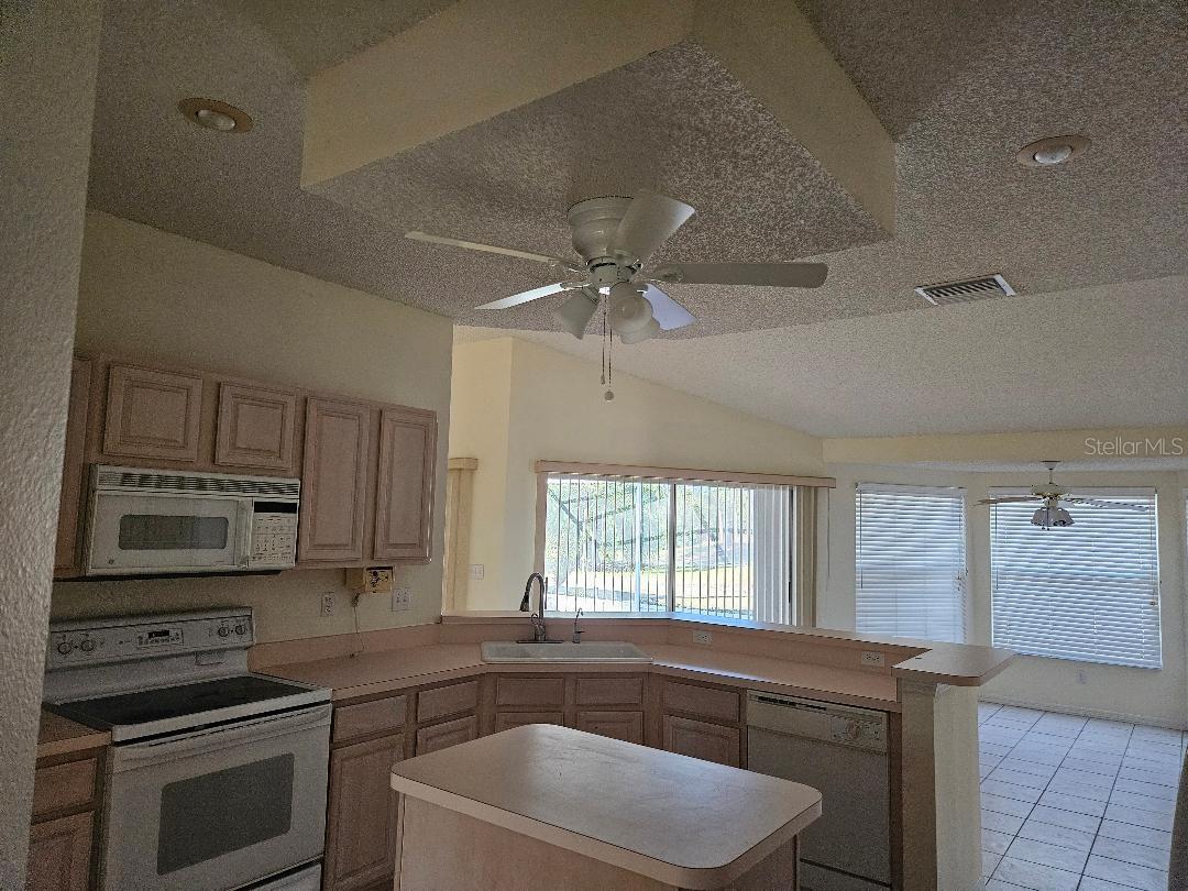 Image 16 of 47 For 2421 Del Webb Boulevard