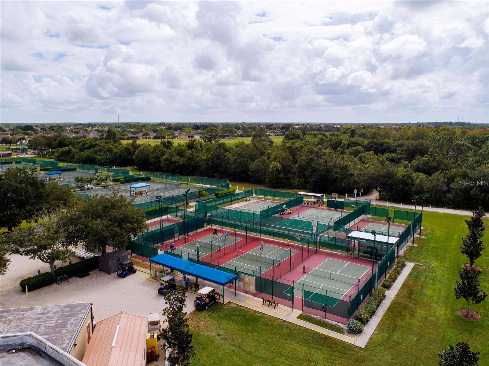 Image 34 of 47 For 2421 Del Webb Boulevard
