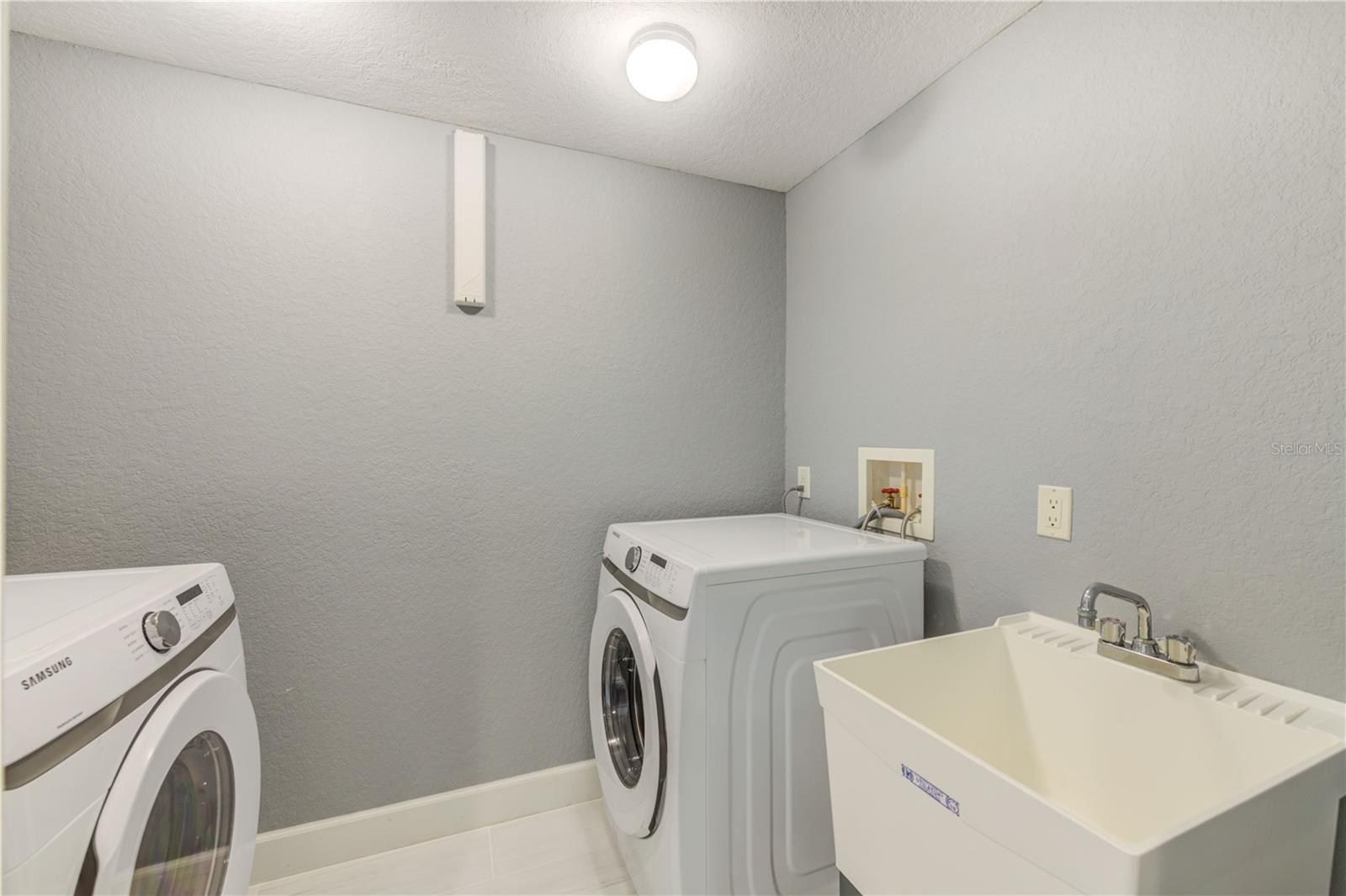 Image 13 of 19 For 1645 Pinellas Bayway S B2