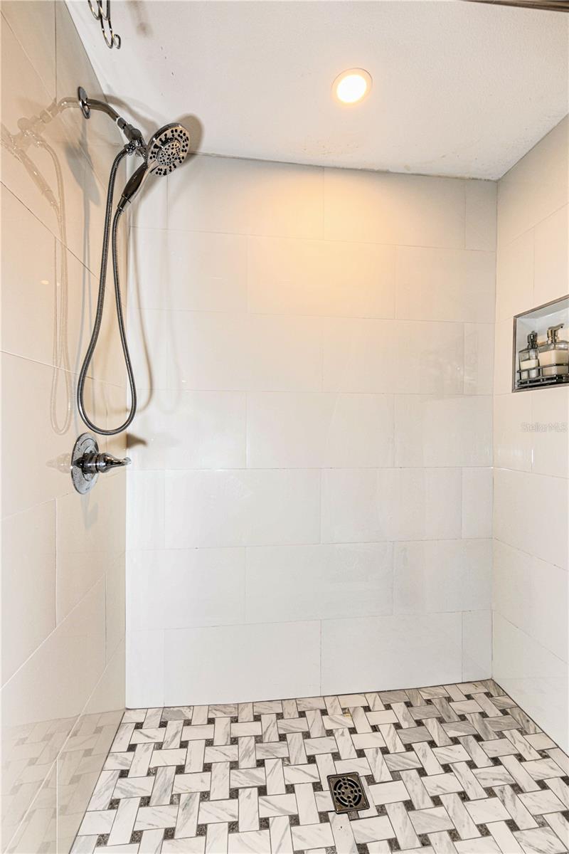 Image 16 of 17 For 2335 Beneva Terrace 2254
