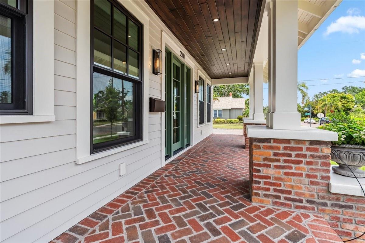 Image 10 of 79 For 2101 3rd Avenue N