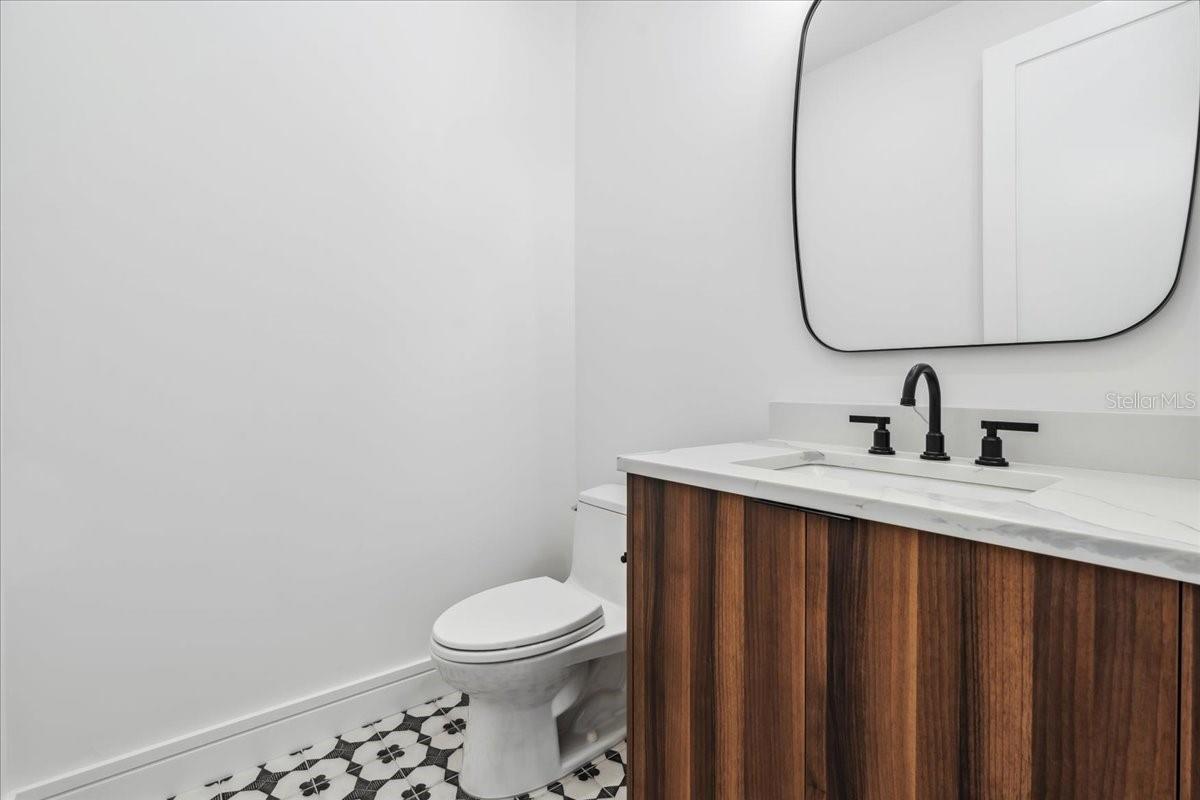 Image 16 of 79 For 2101 3rd Avenue N