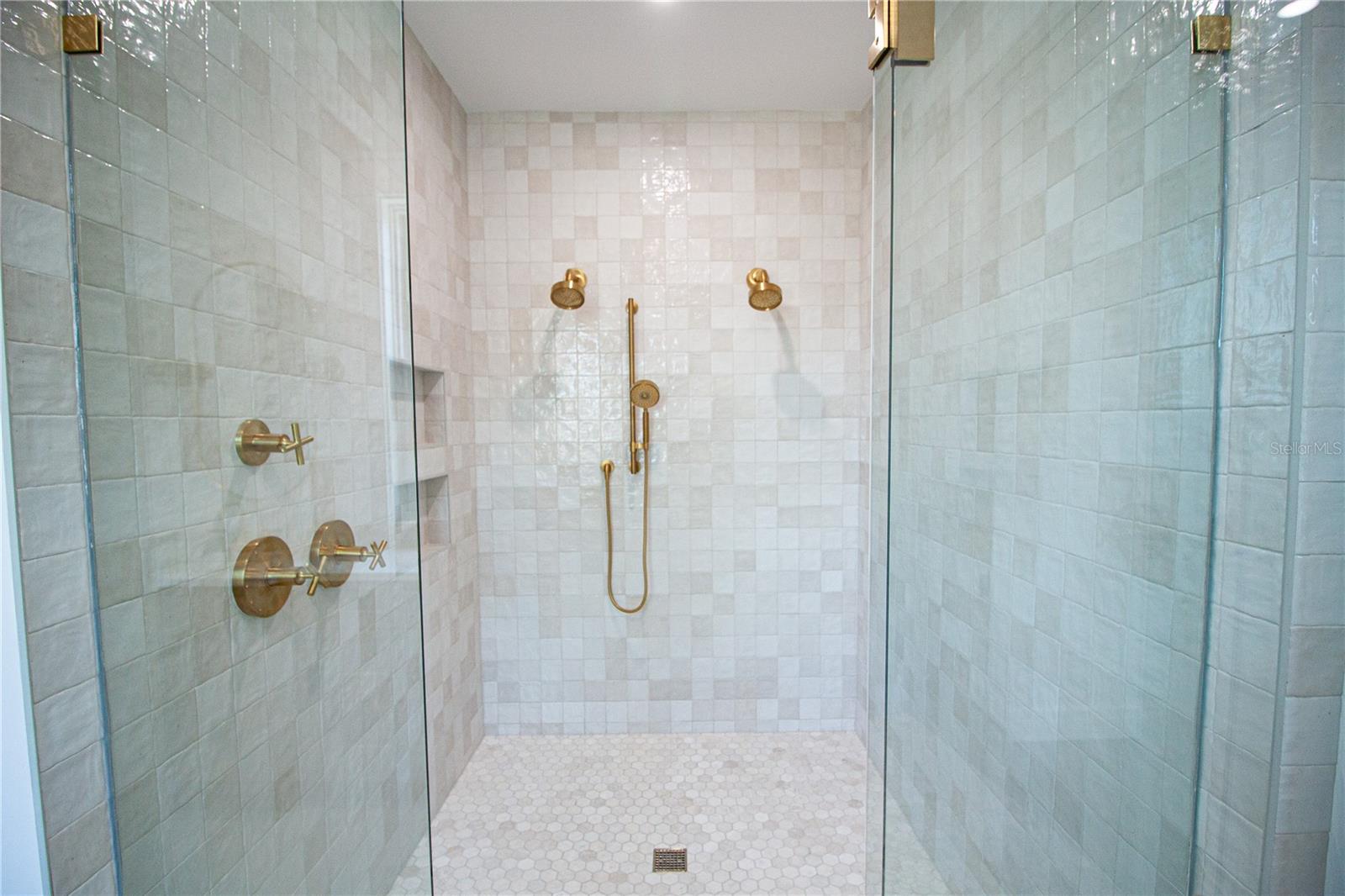 Image 38 of 79 For 2101 3rd Avenue N