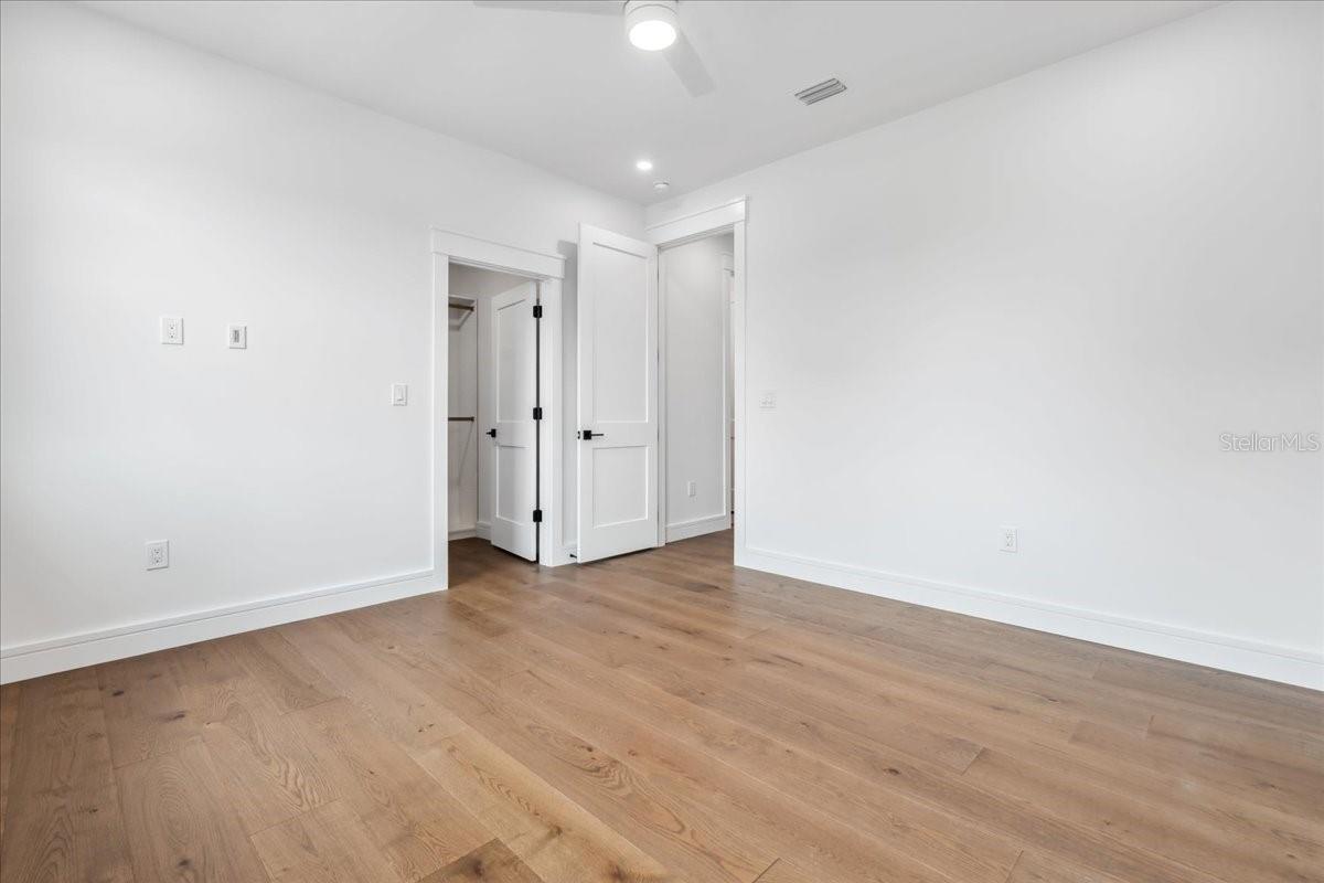 Image 42 of 79 For 2101 3rd Avenue N