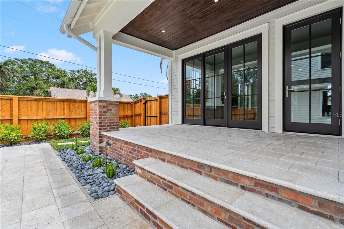 Image 49 of 79 For 2101 3rd Avenue N