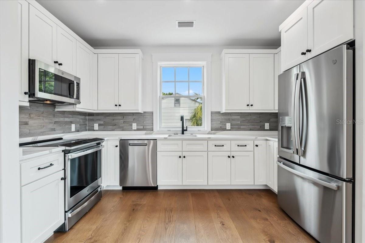 Image 67 of 79 For 2101 3rd Avenue N