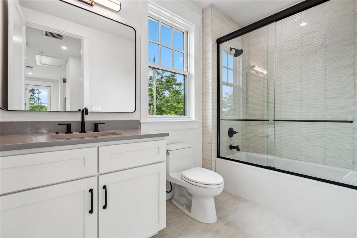 Image 71 of 79 For 2101 3rd Avenue N